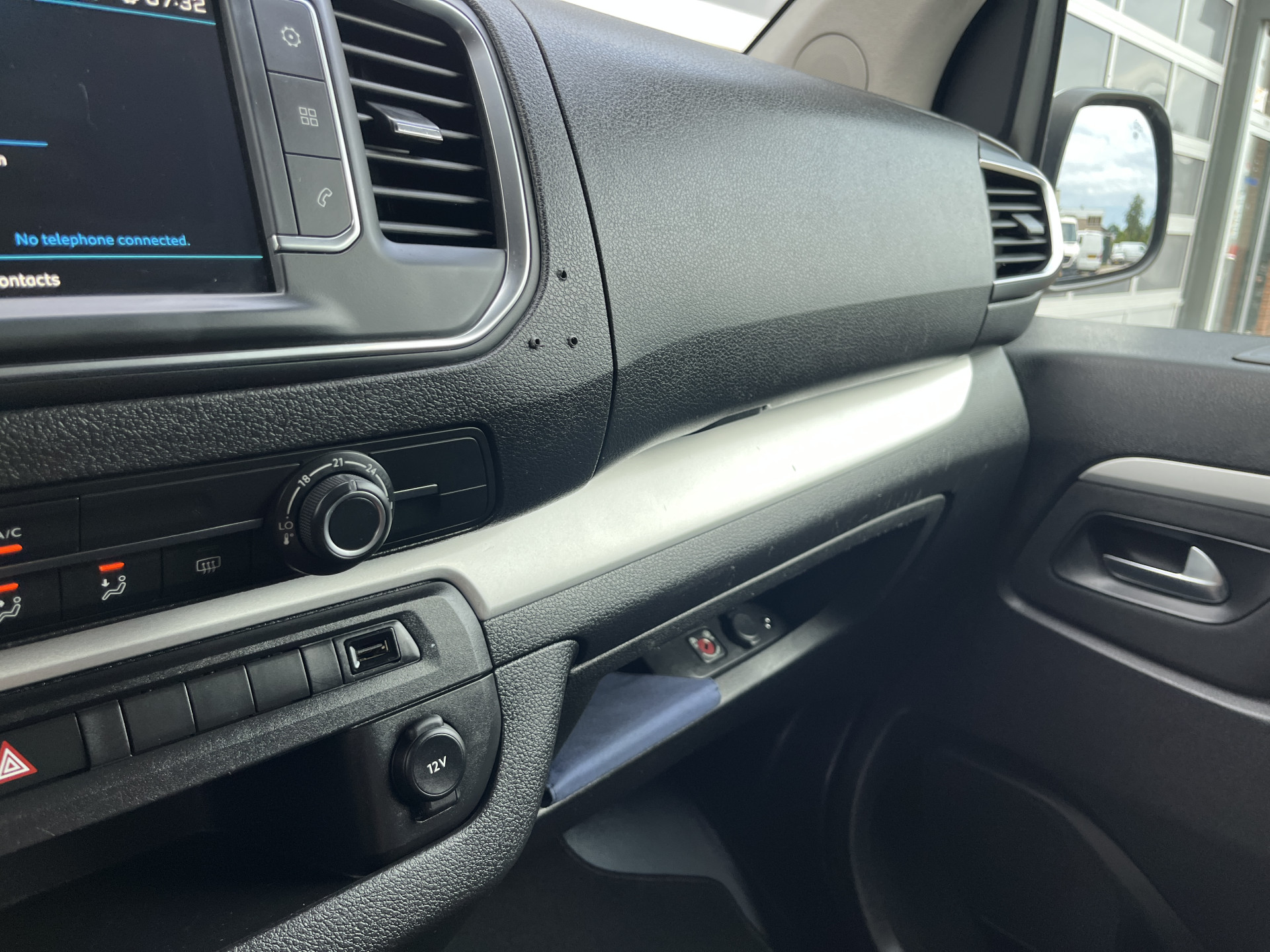 Foto van Peugeot Expert Traveller