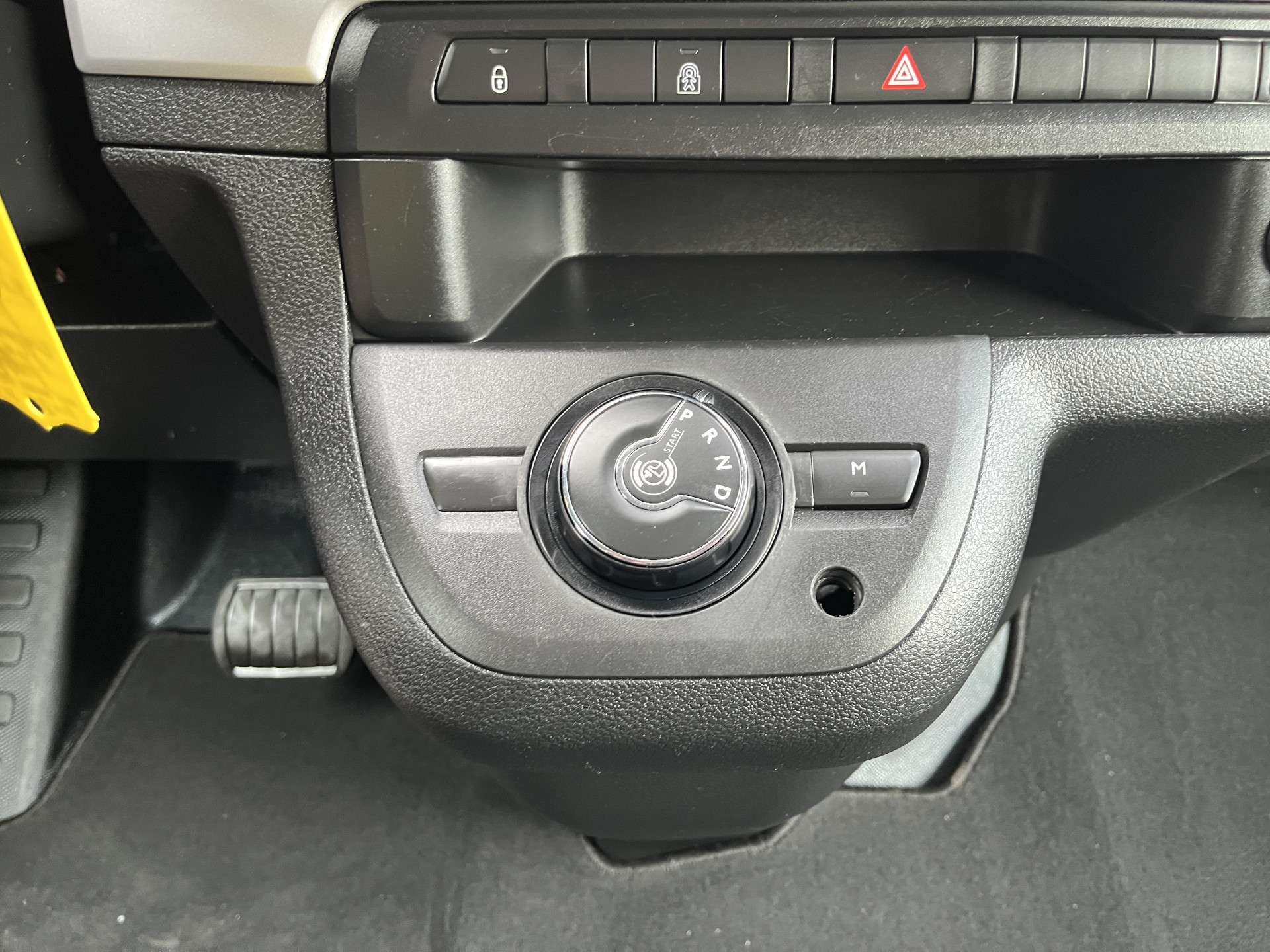 Foto van Peugeot Expert Traveller