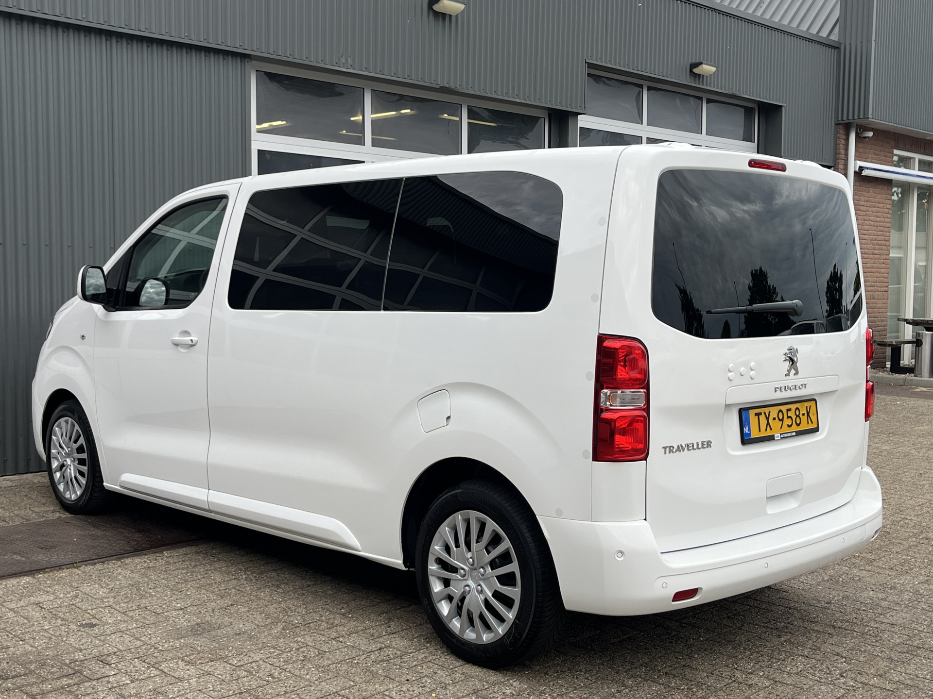 Foto van Peugeot Expert Traveller