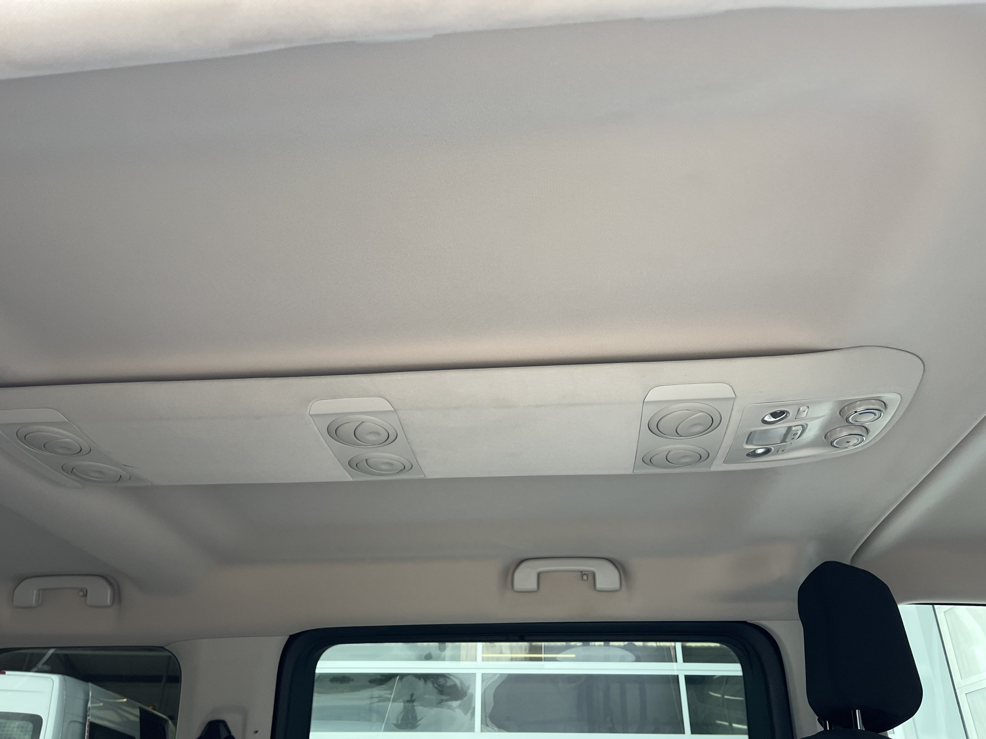 Foto van Peugeot Expert Traveller