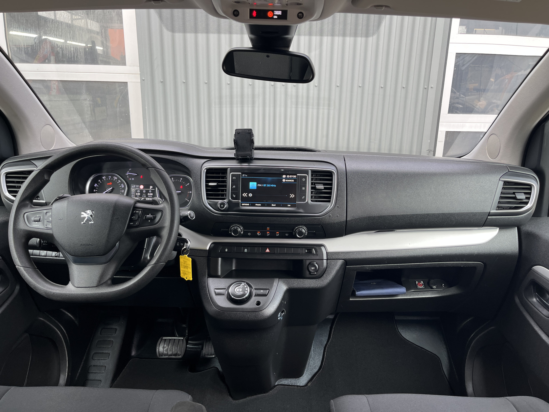 Foto van Peugeot Expert Traveller