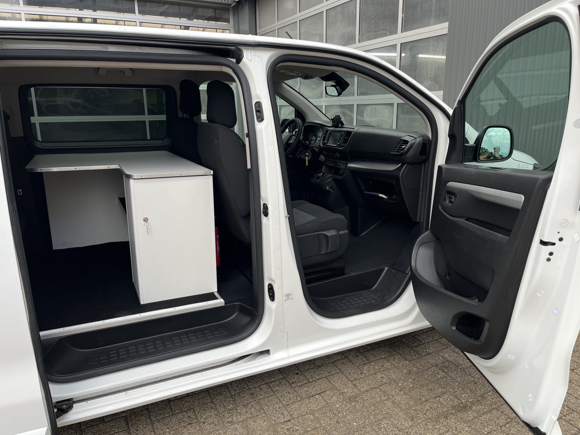 Foto van Peugeot Expert Traveller