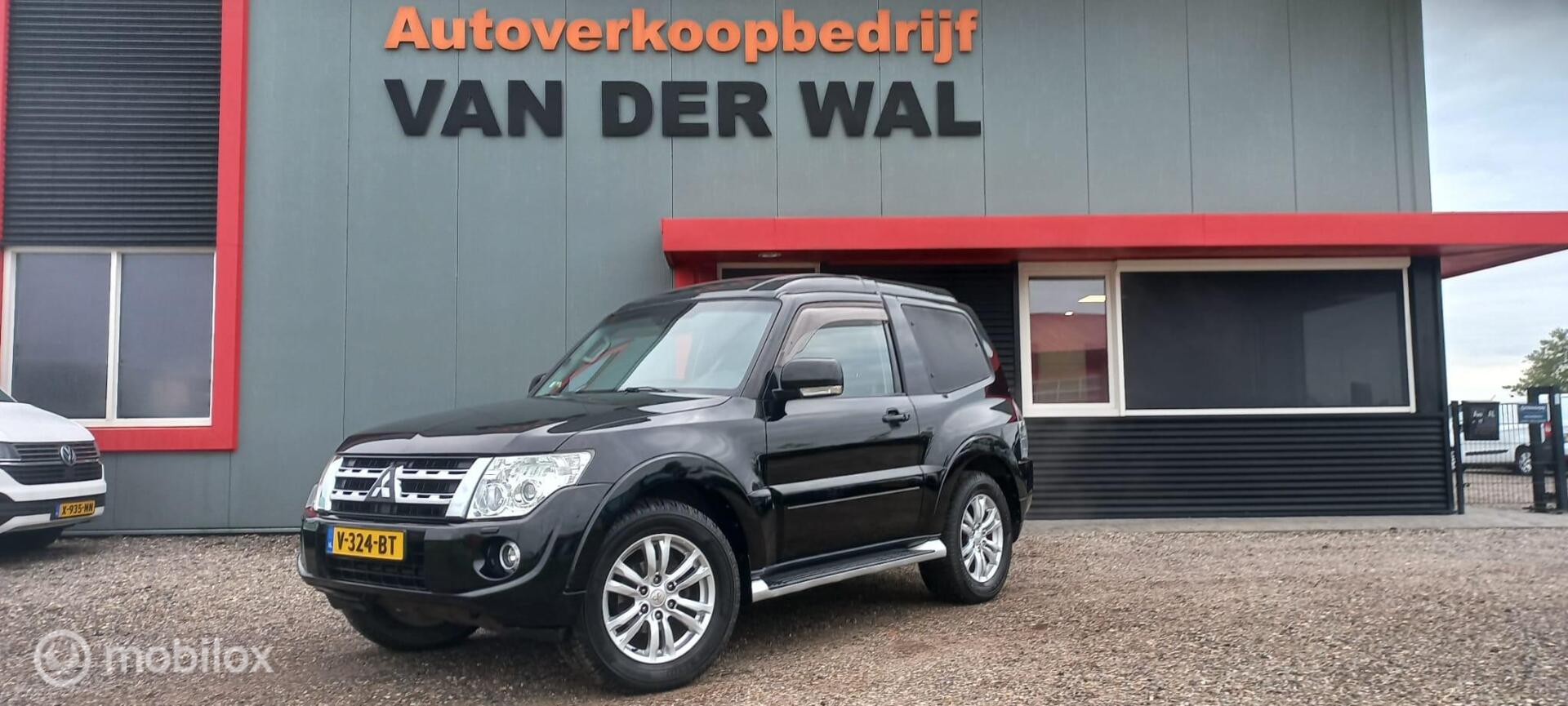 Mitsubishi Mitsubishi Pajero 3.2 DI-D Instyle High Roof VAN/GRIJSKENTEKEN 2012 - voorkant
