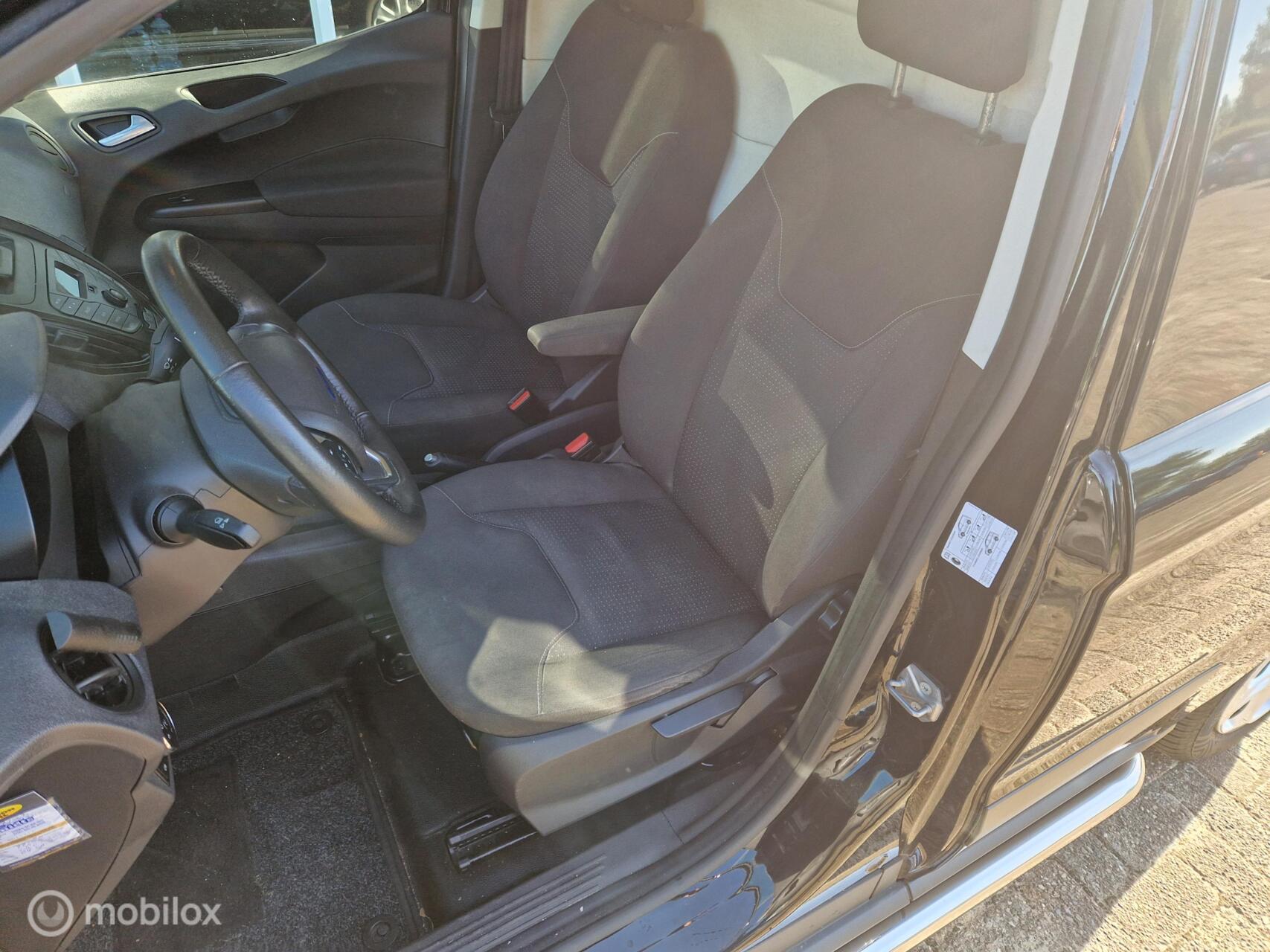Foto van Ford Transit Courier