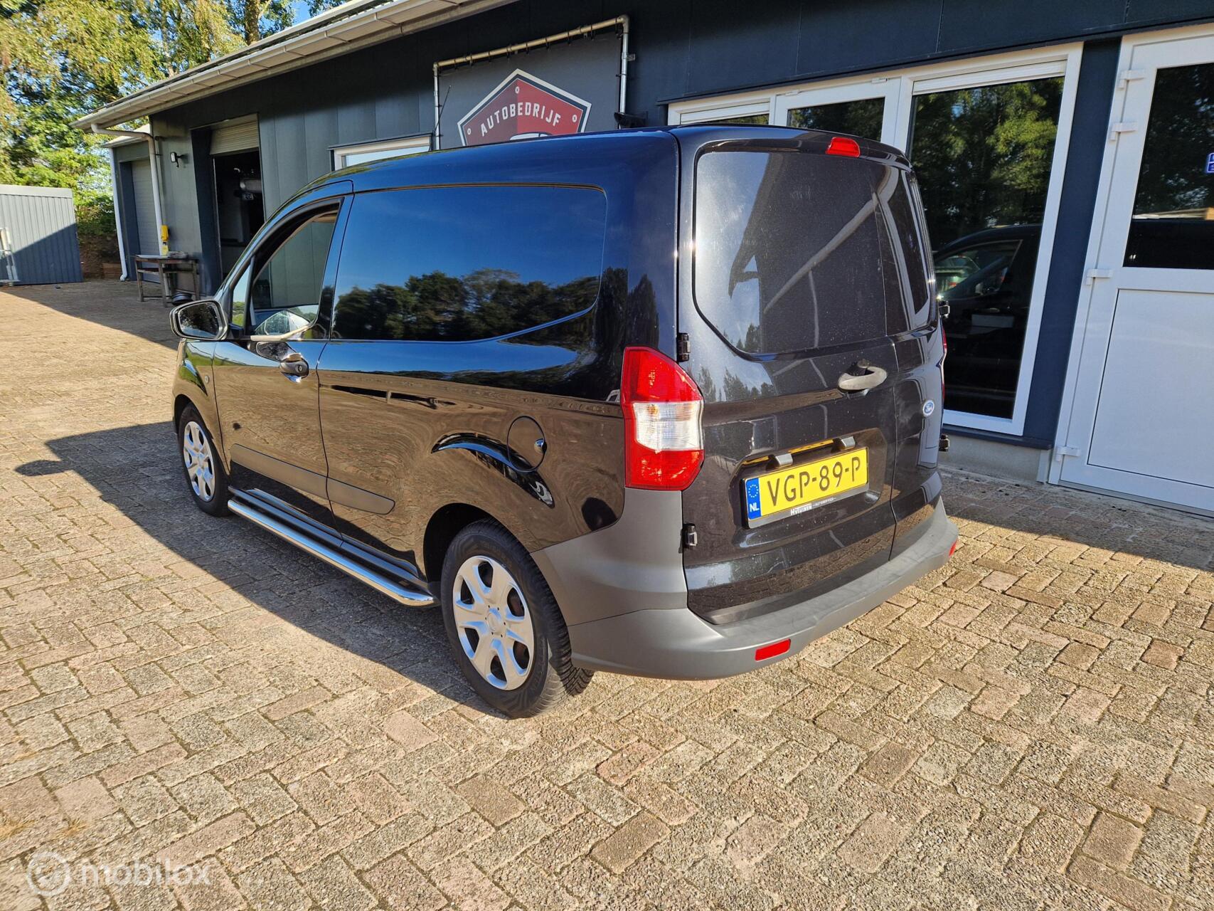 Foto van Ford Transit Courier