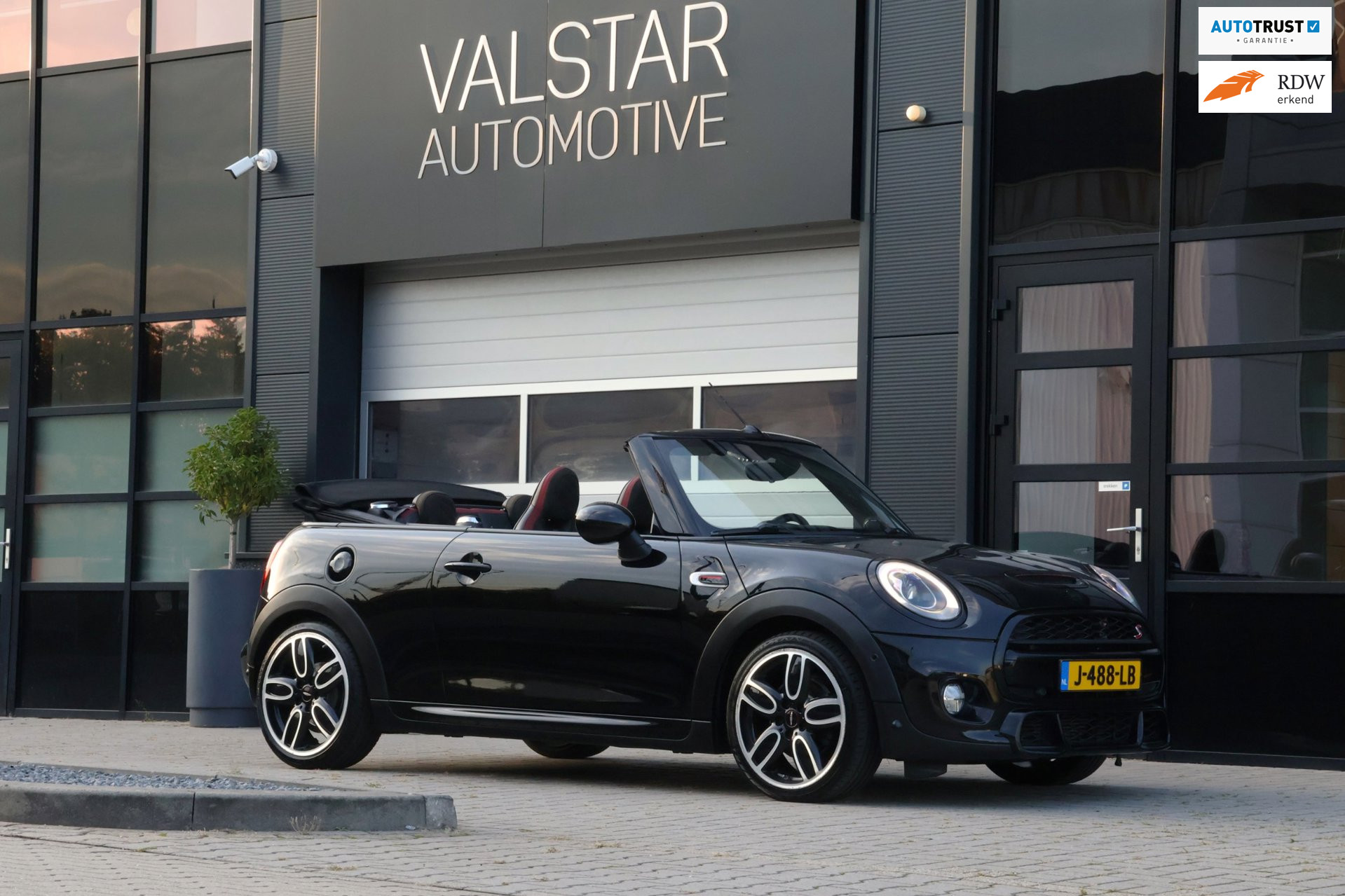 Mini Cooper S 2.0 Cooper S|JCW|Harman/Kardon|Camera|JCW STOELEN! 2017 - voorkant
