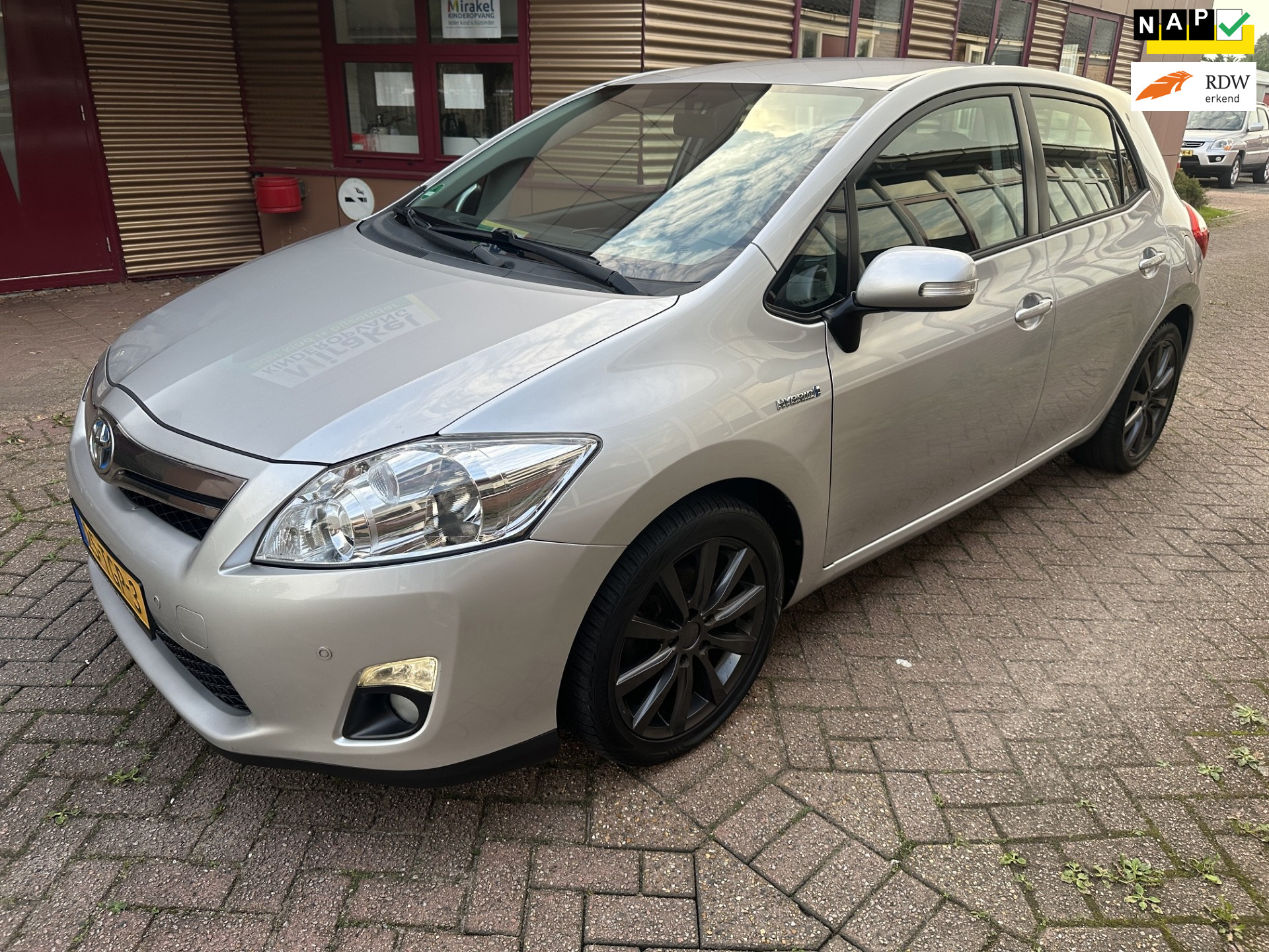 Toyota Auris 1.8 Full Hybrid Aspiration NAVI CAMERA PDC NAP APK 2012 - voorkant
