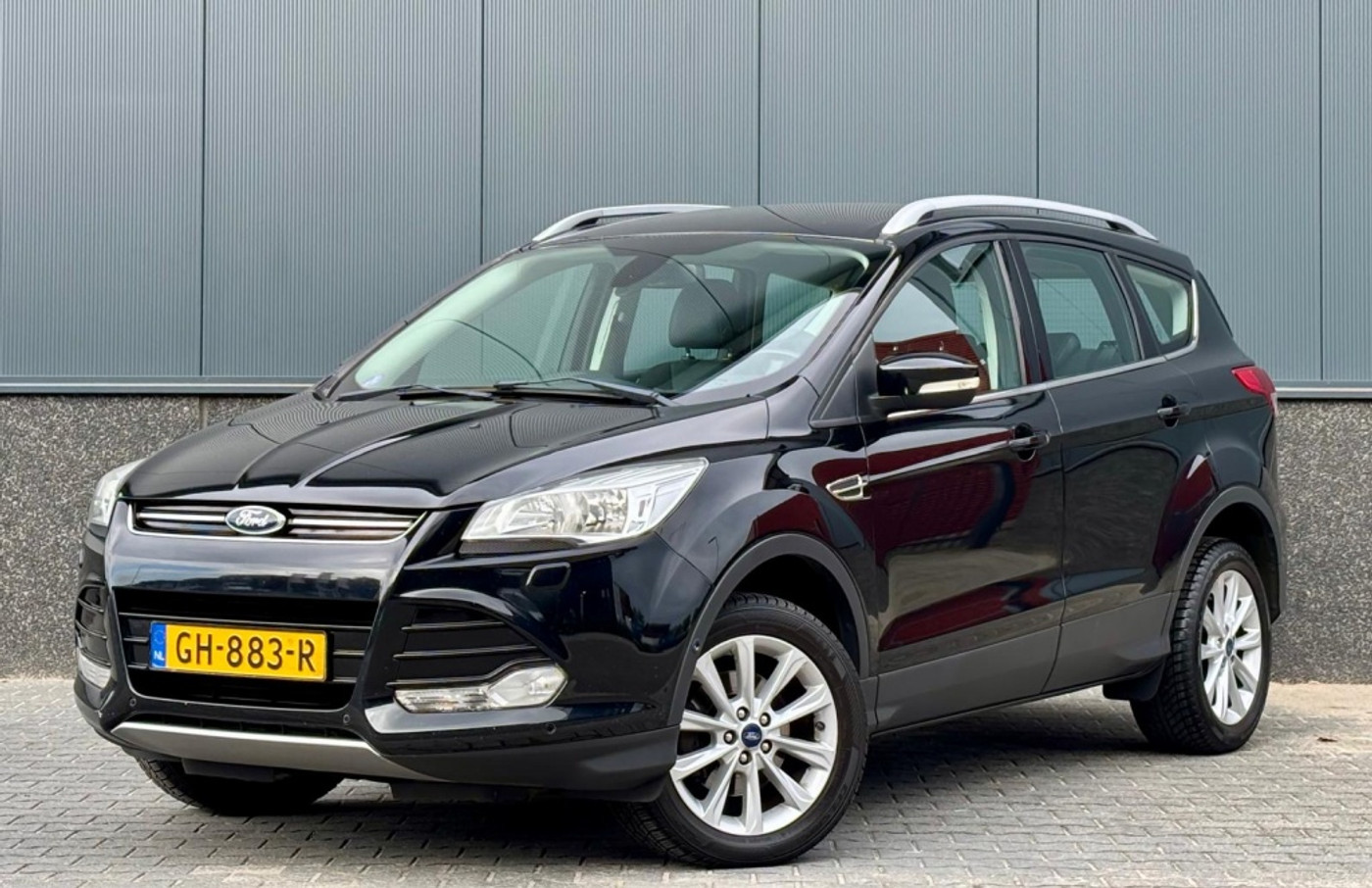 Ford Kuga 1.5 Titanium Stoelverw. | Trekhaak | Elektr. klep 2015 - voorkant