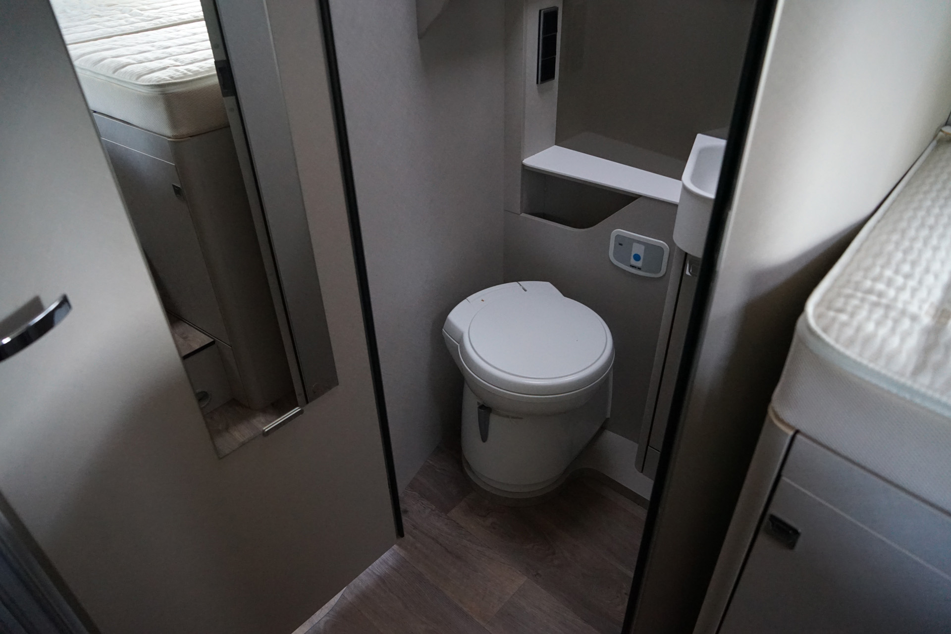 Foto van Mercedes-Benz Hymer T680 S