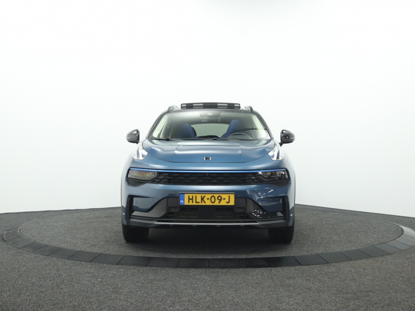 Foto van LYNK & Co 01