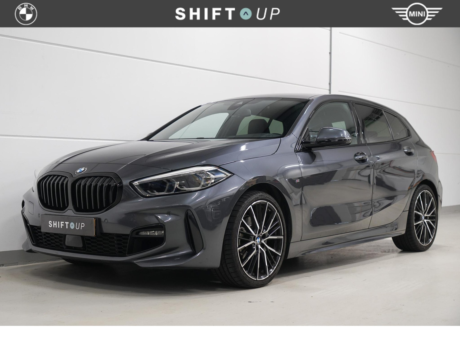 BMW 1 Serie 118i M-Sport | Head Up | Hifi | Stoelverwarming 2021 - voorkant