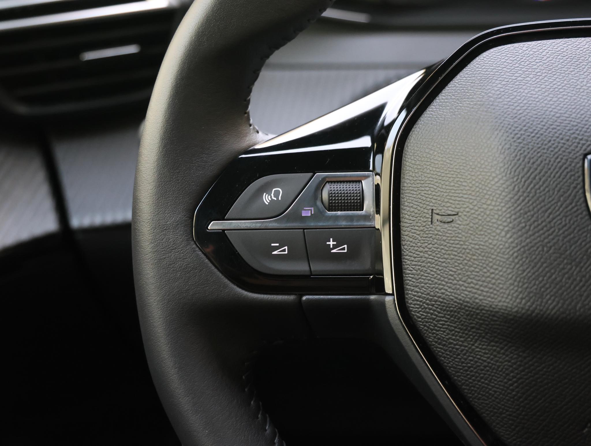 Foto van Peugeot E-2008