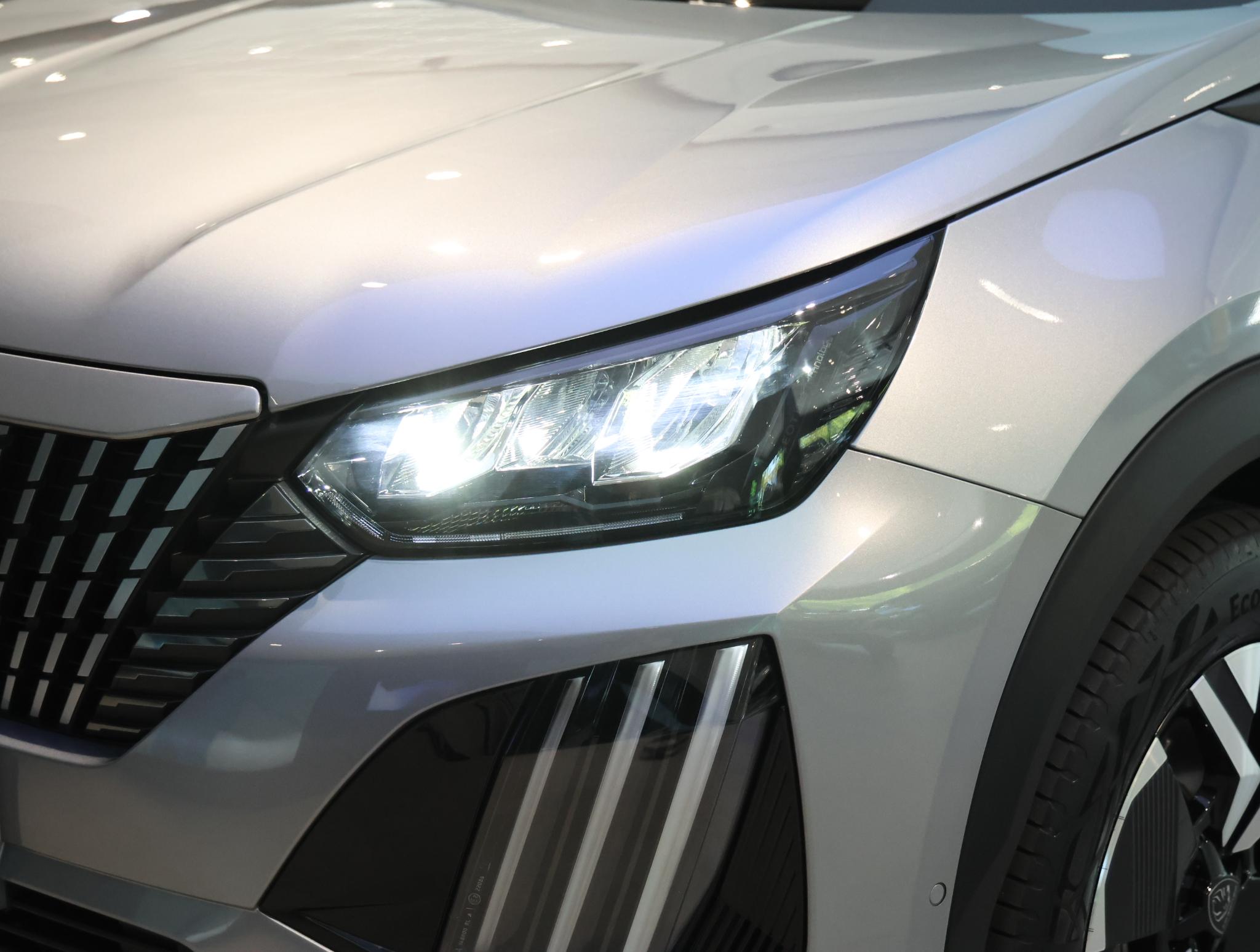 Foto van Peugeot E-2008