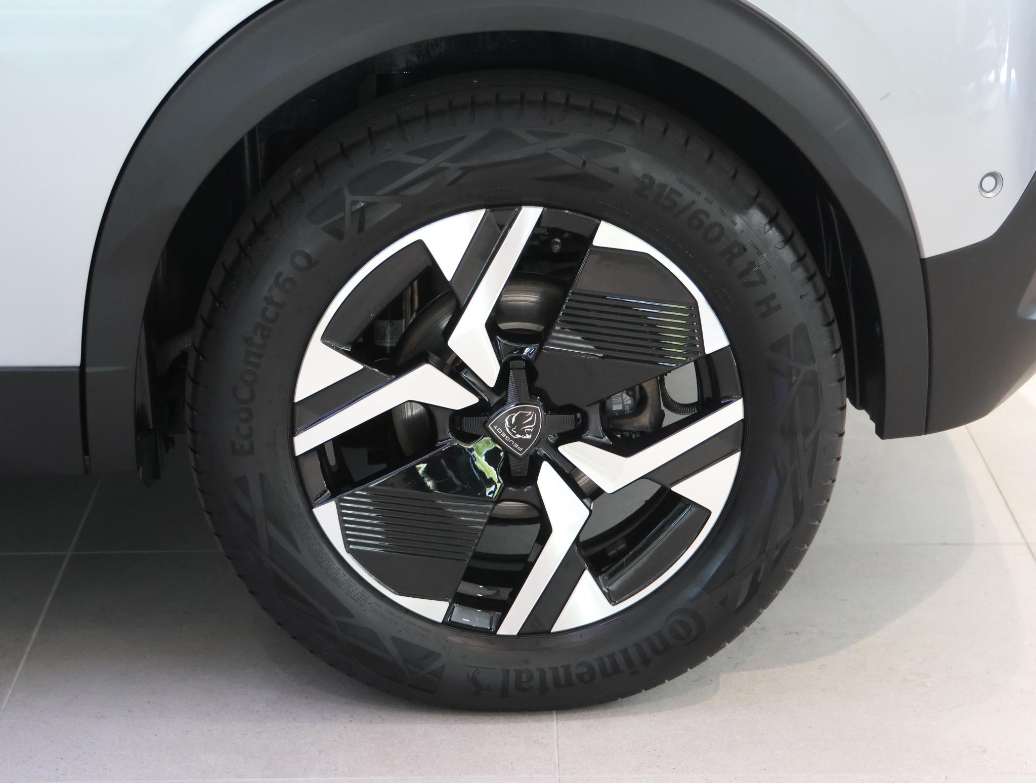 Foto van Peugeot E-2008