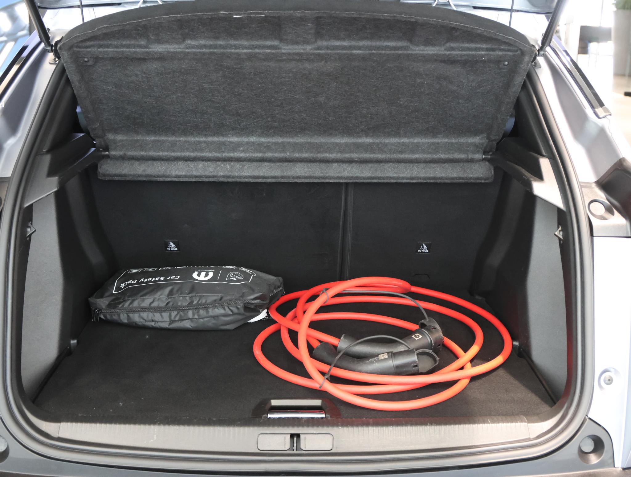 Foto van Peugeot E-2008