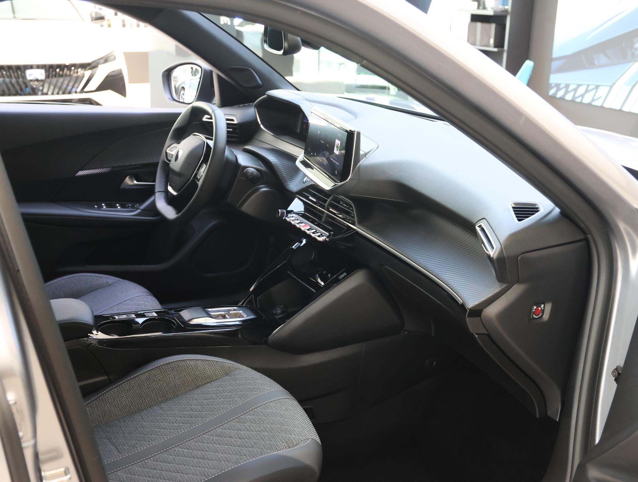 Foto van Peugeot E-2008