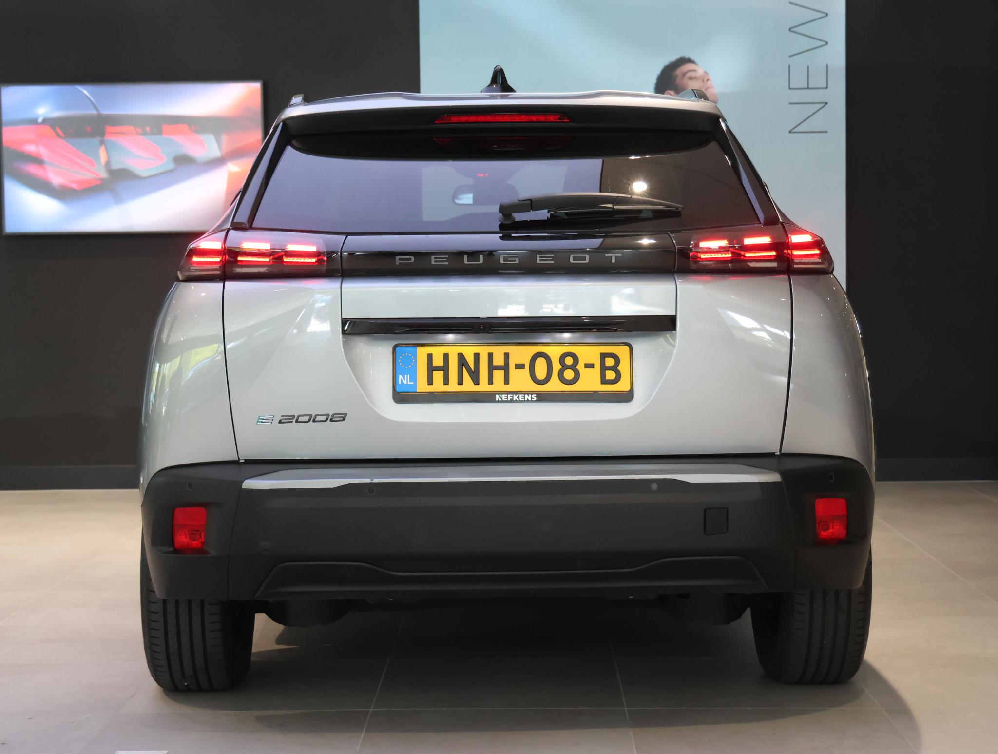 Foto van Peugeot E-2008