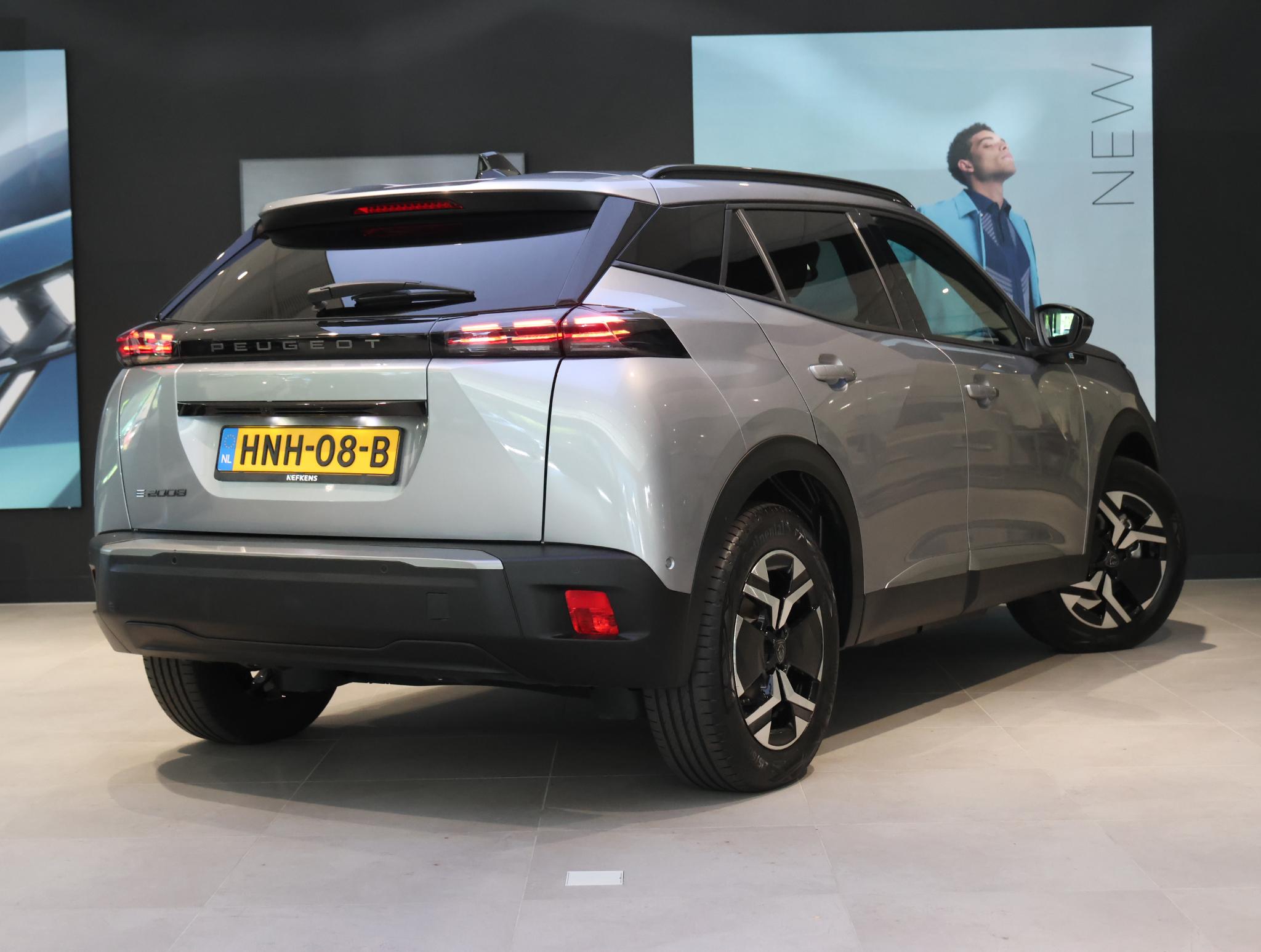 Foto van Peugeot E-2008