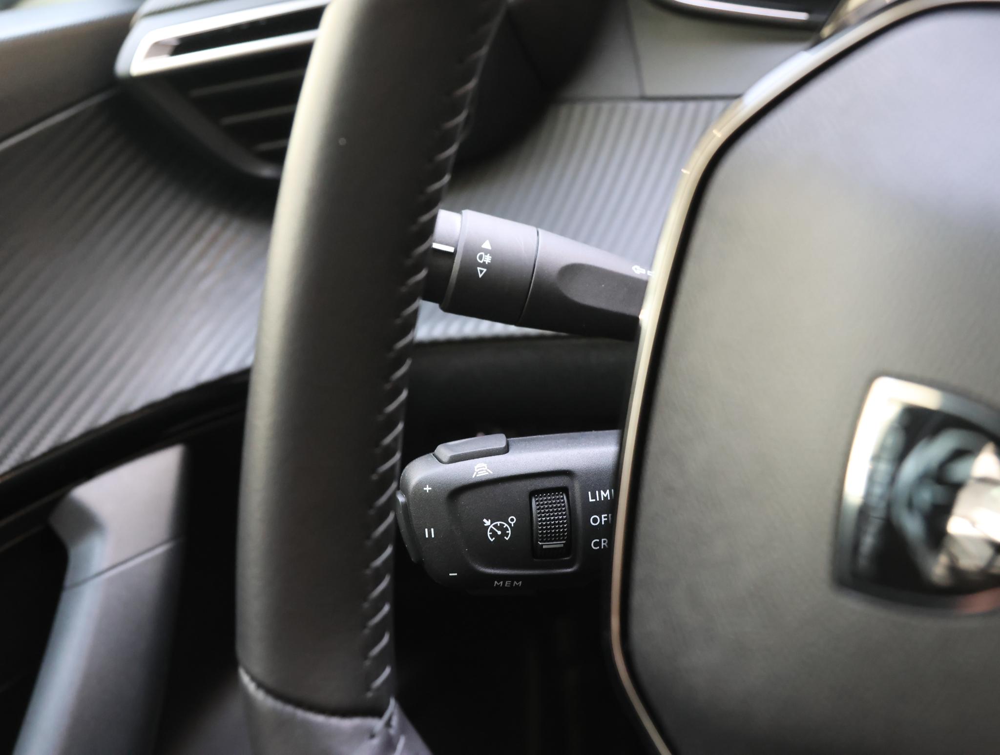 Foto van Peugeot E-2008