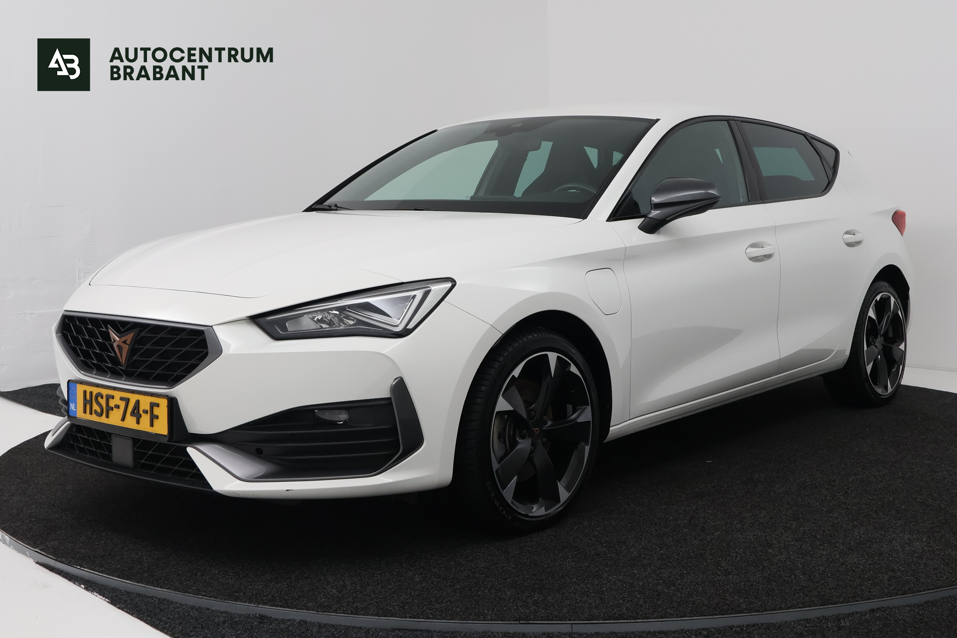 Cupra Leon 1.4 e-Hybrid VZ 245 (STOELVERWARMING, STUURVERWARMING, CRUISE ADAPTIEF) 2022 - voorkant