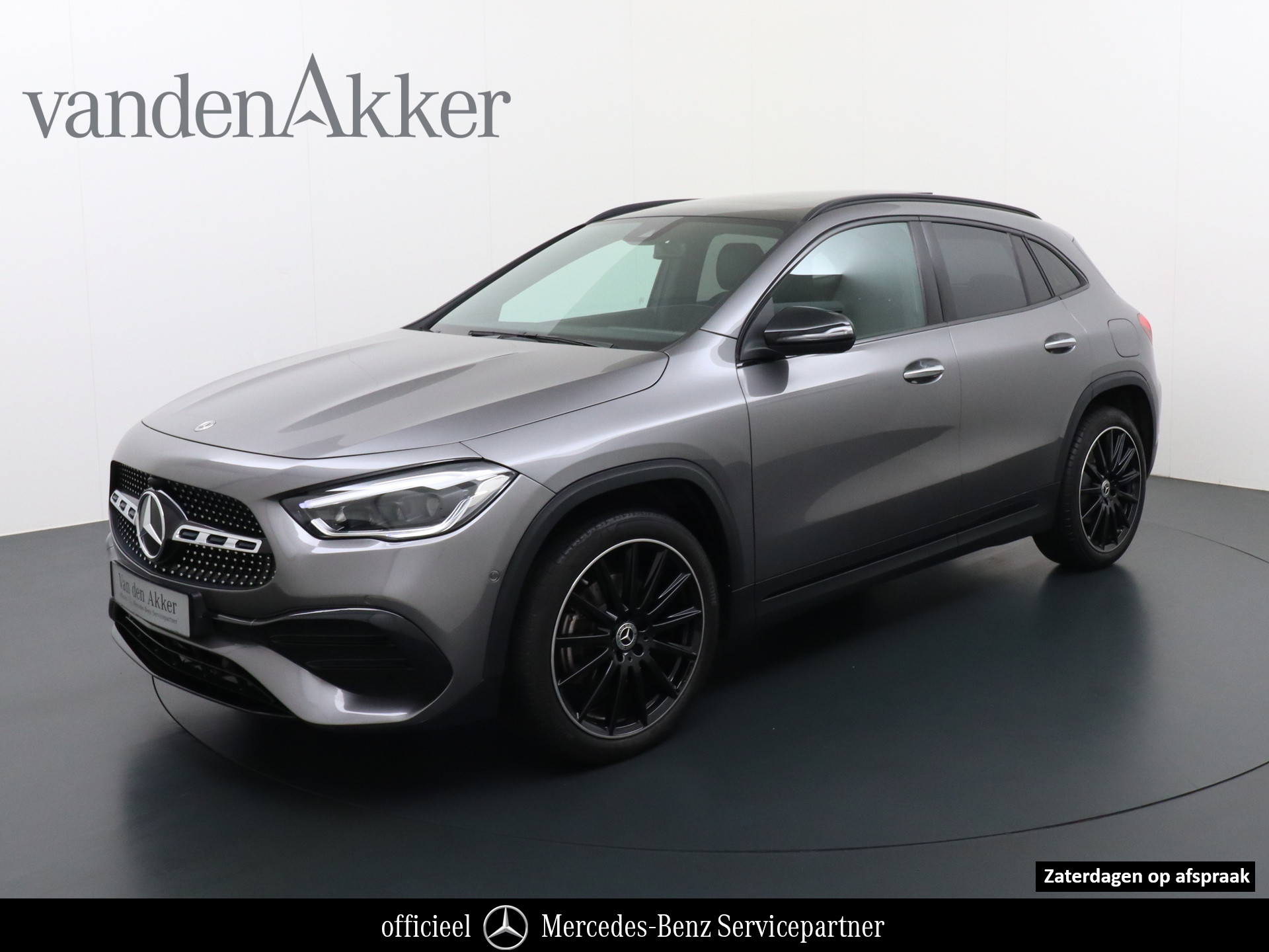 Mercedes-Benz Gla-klasse 250 e AMG // Panoramadak //  20" AMG Velgen // Nightpakket // Sfeerverlichting // Camera // 2022 - voorkant