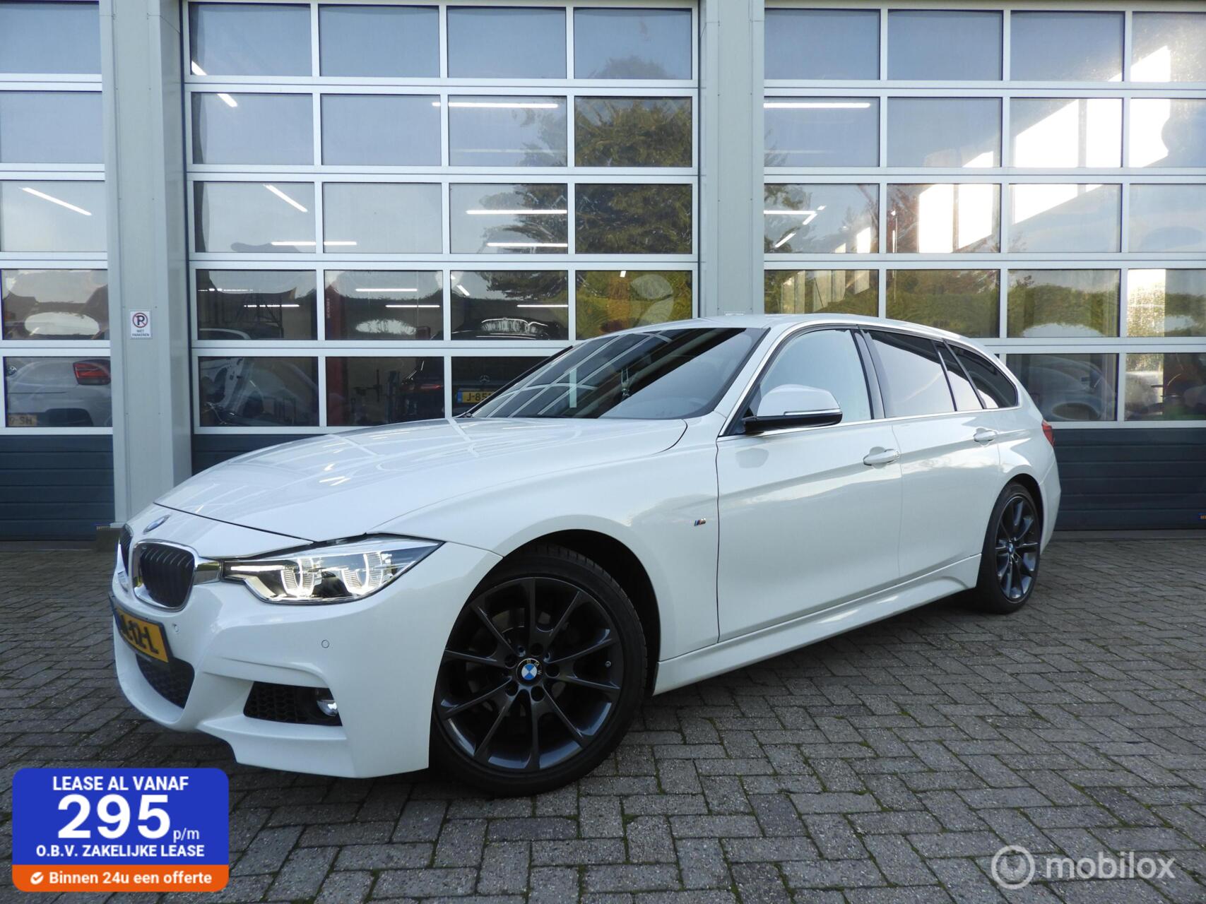 BMW 3-serie Touring 318i M-Pakket , Leder 2018 - voorkant