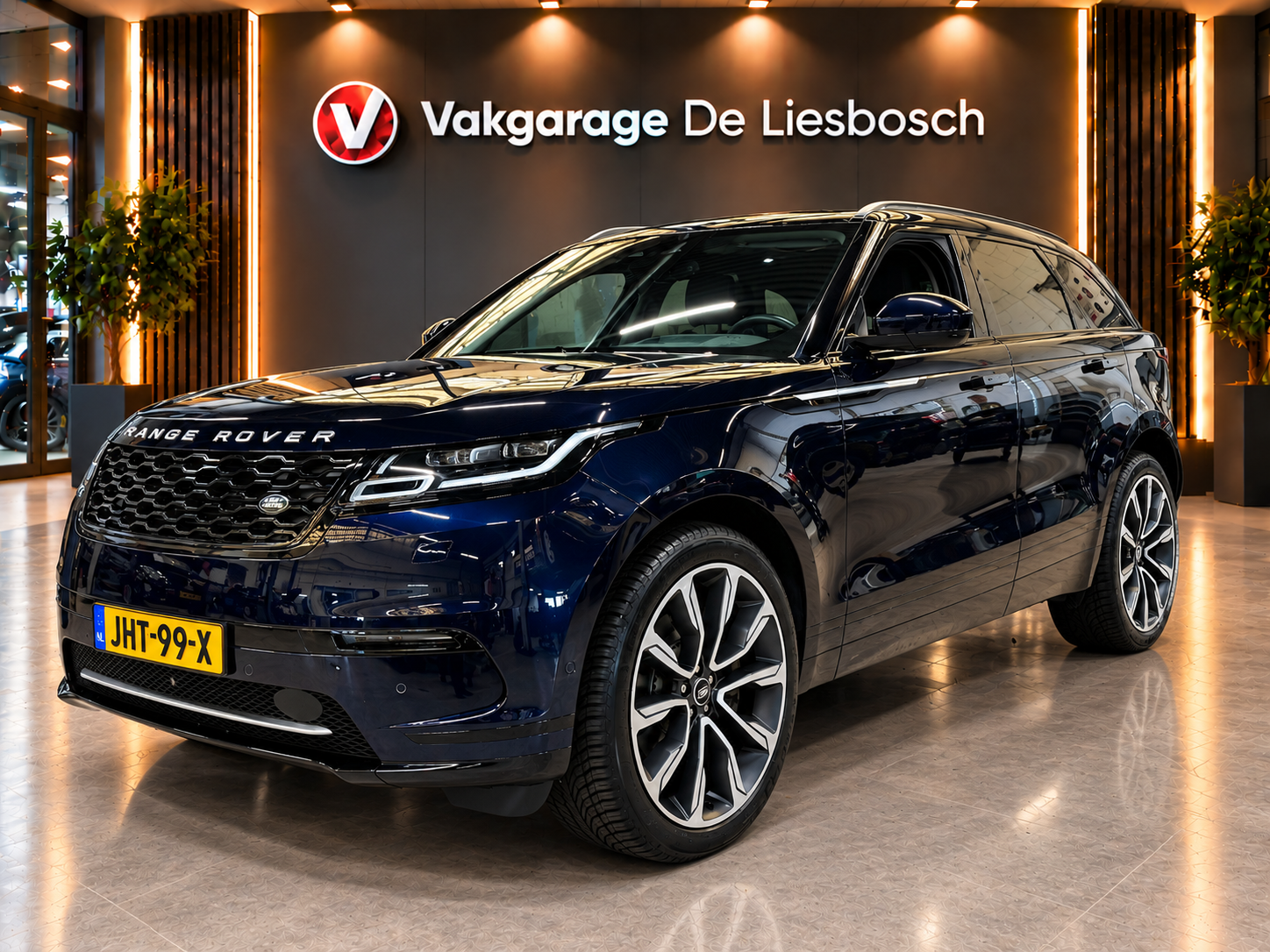 Land Rover Range Rover Velar 2.0 P400e facelift / Leder / Meridian / Panorama-dak / trekhaak 2021 - voorkant