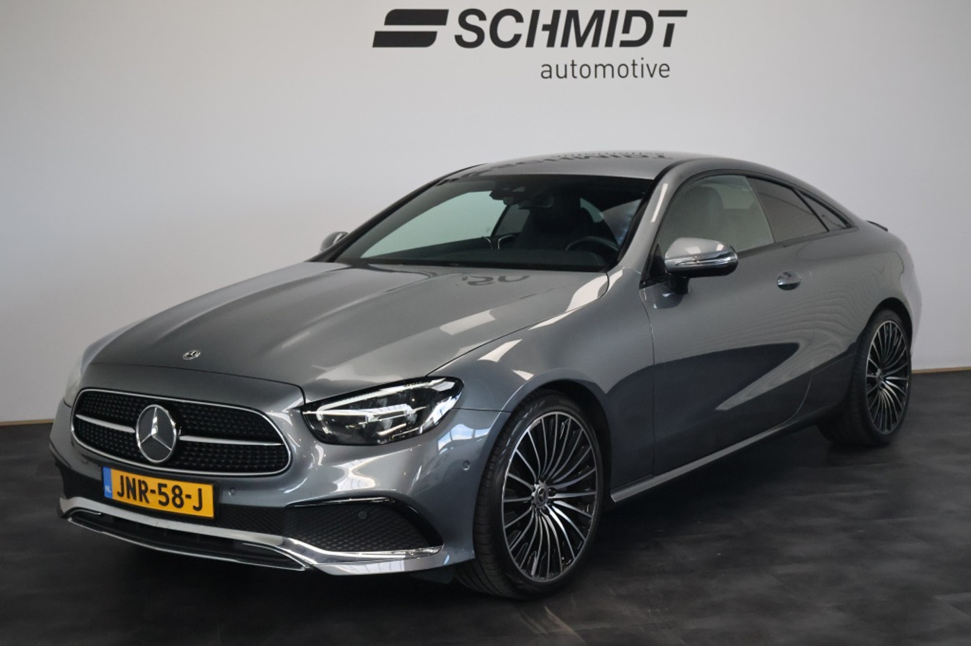 Mercedes-Benz E-klasse Coupé E300 Coupé 259pk | Burmester | Leder | 20" AMG | MBUX 2021 - voorkant
