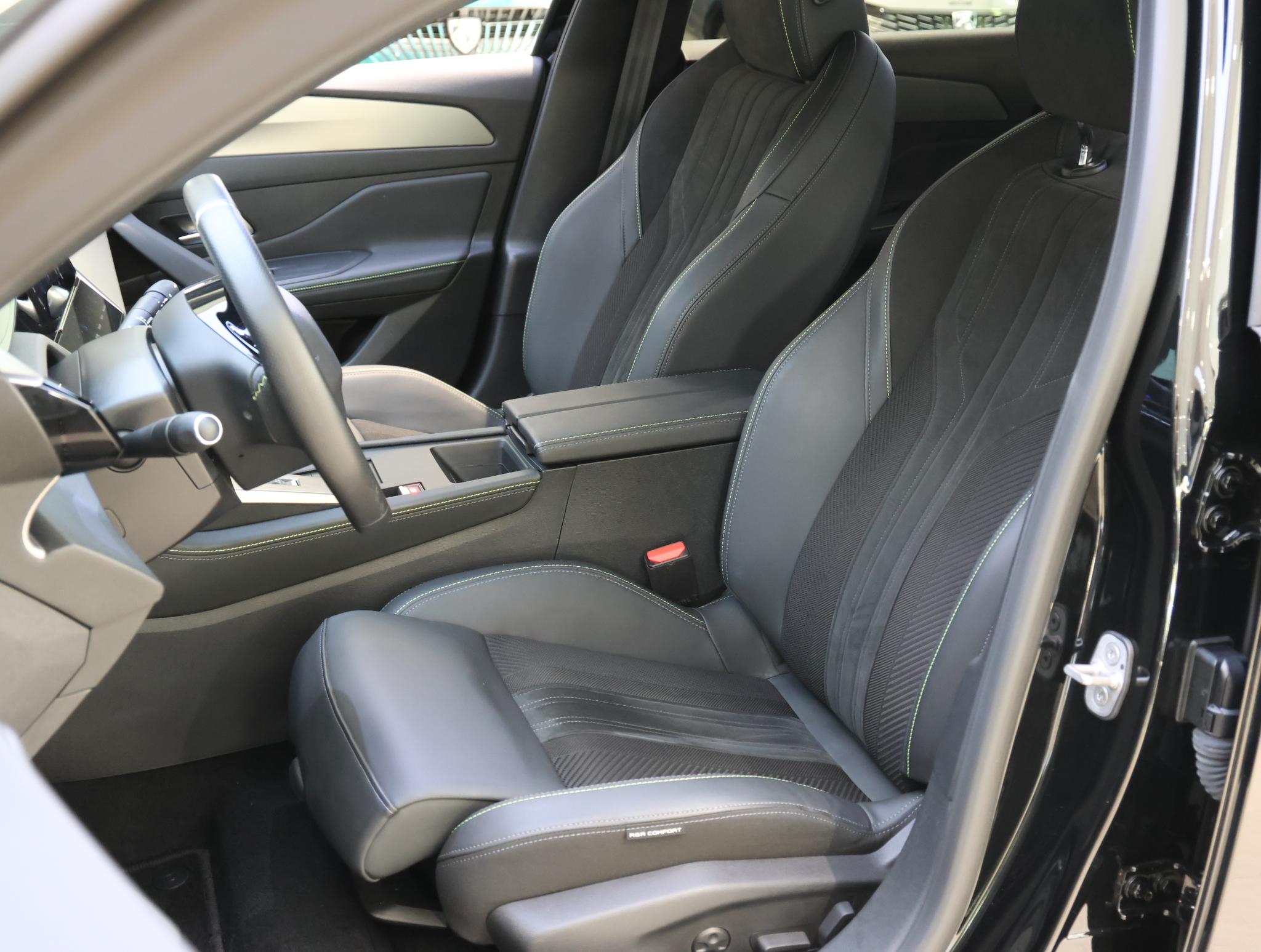 Foto van Peugeot E-308 SW