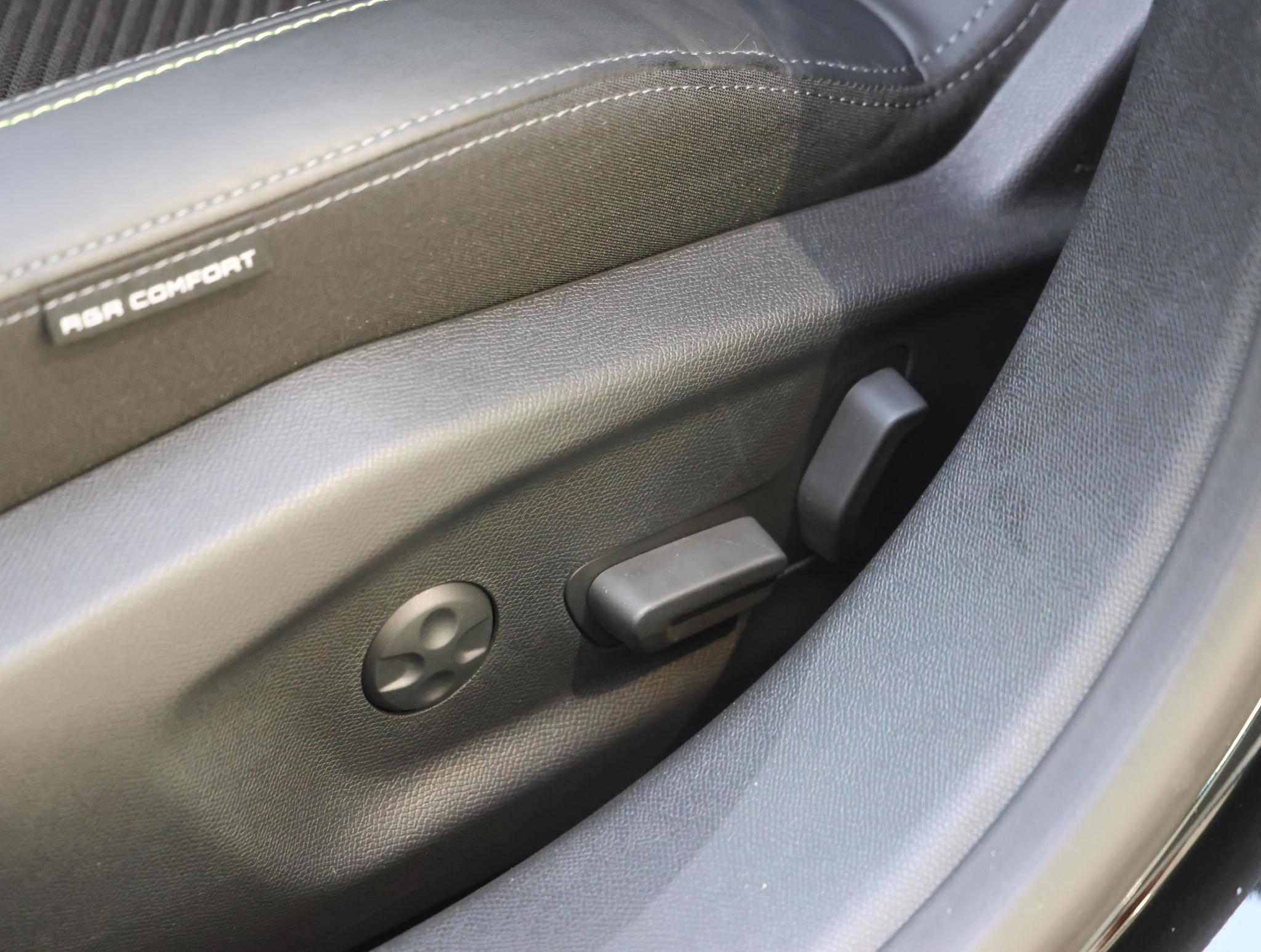 Foto van Peugeot E-308 SW