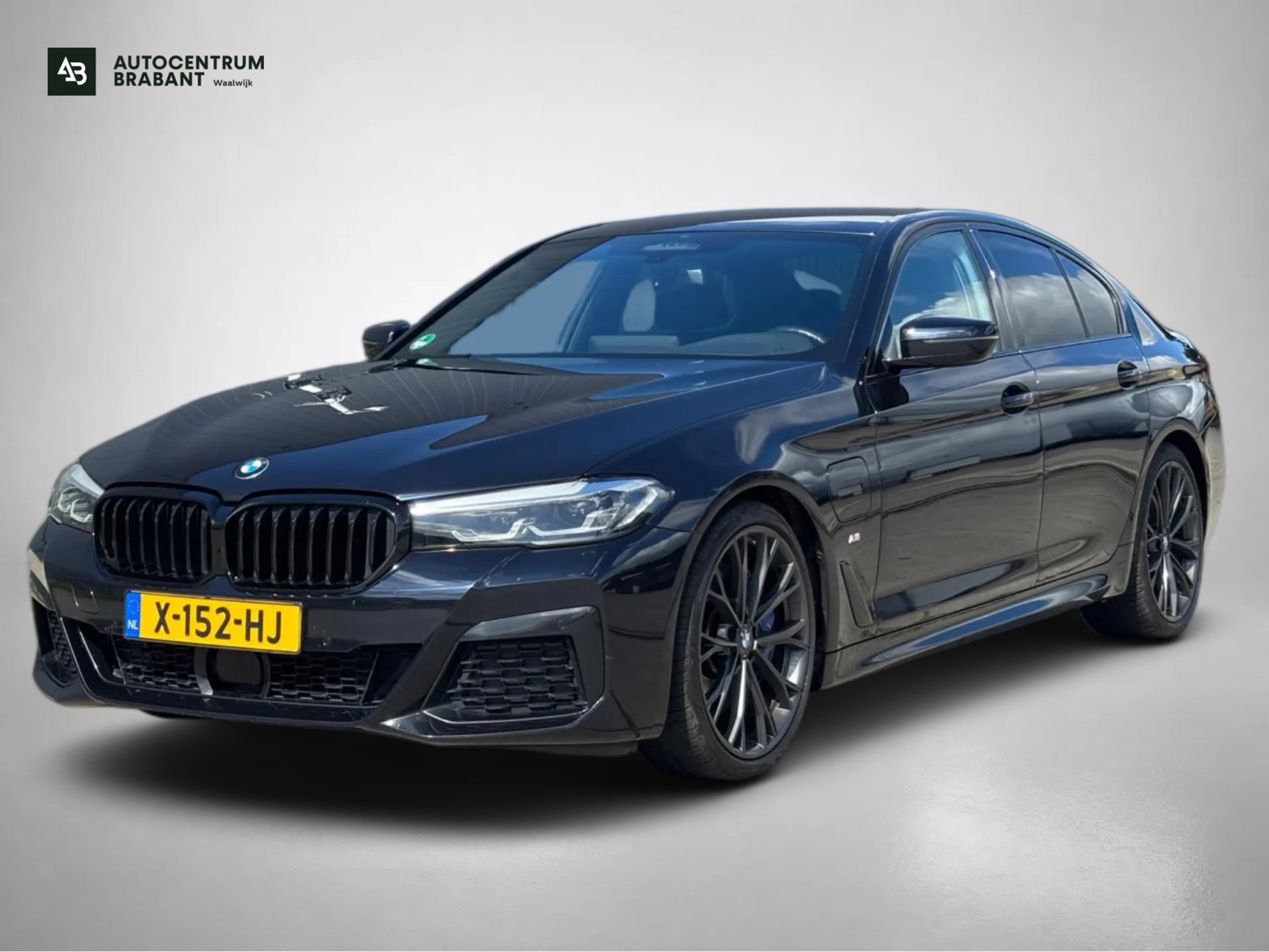 BMW 545e xDrive 545e xDrive High Executive M-SPORT (Dealer OndH, Navi Pro, Camera, Stuur&StoelVerW, Addapt Cruise, PDC V+A, Etc) 2021 - voorkant