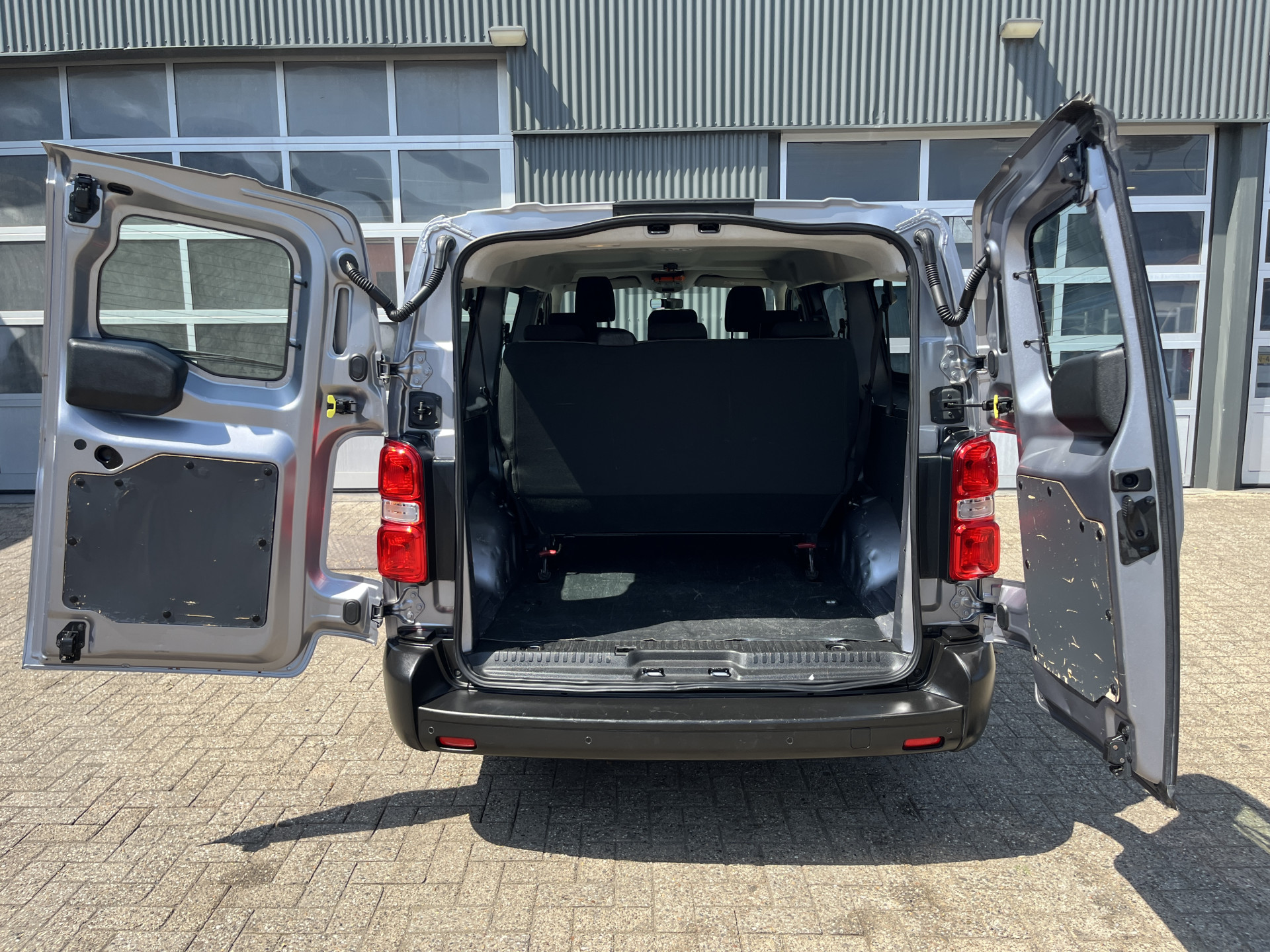 Foto van Peugeot Traveller