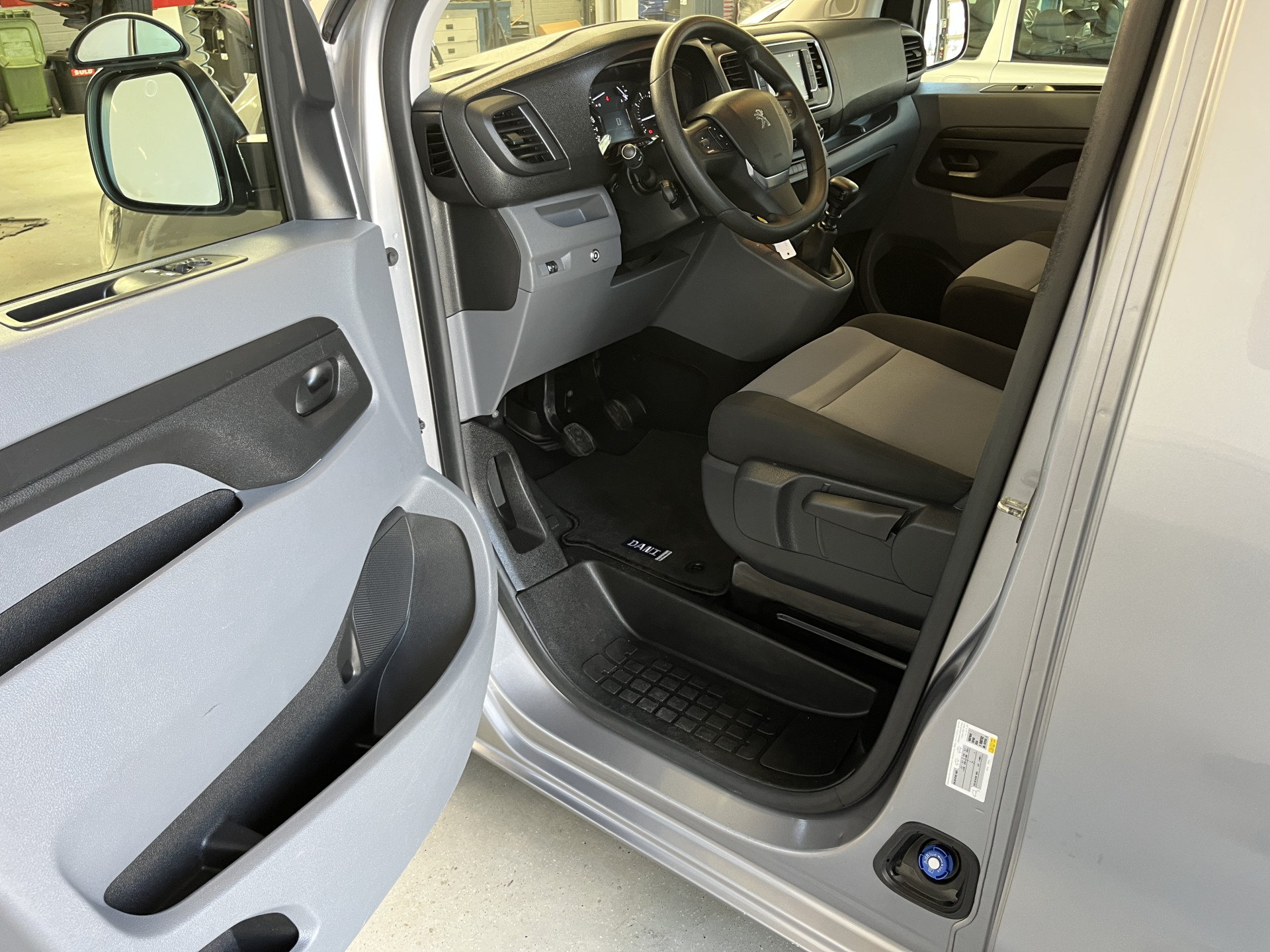 Foto van Peugeot Traveller