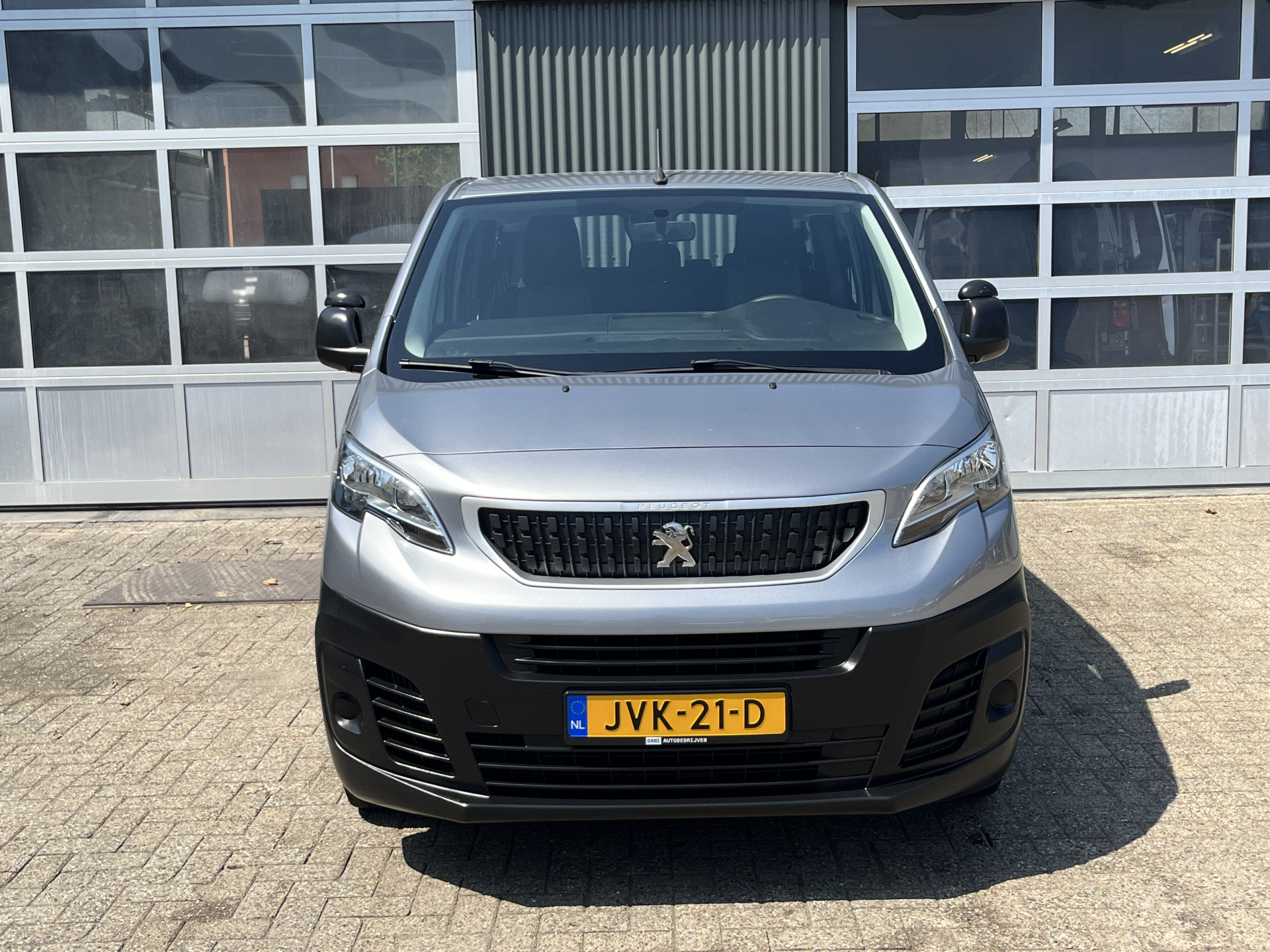 Foto van Peugeot Traveller