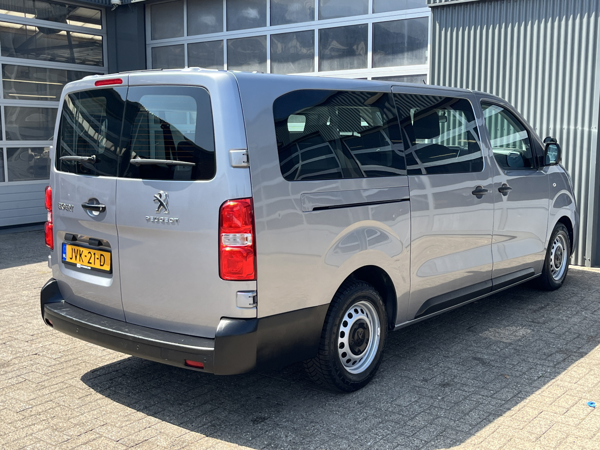 Foto van Peugeot Traveller