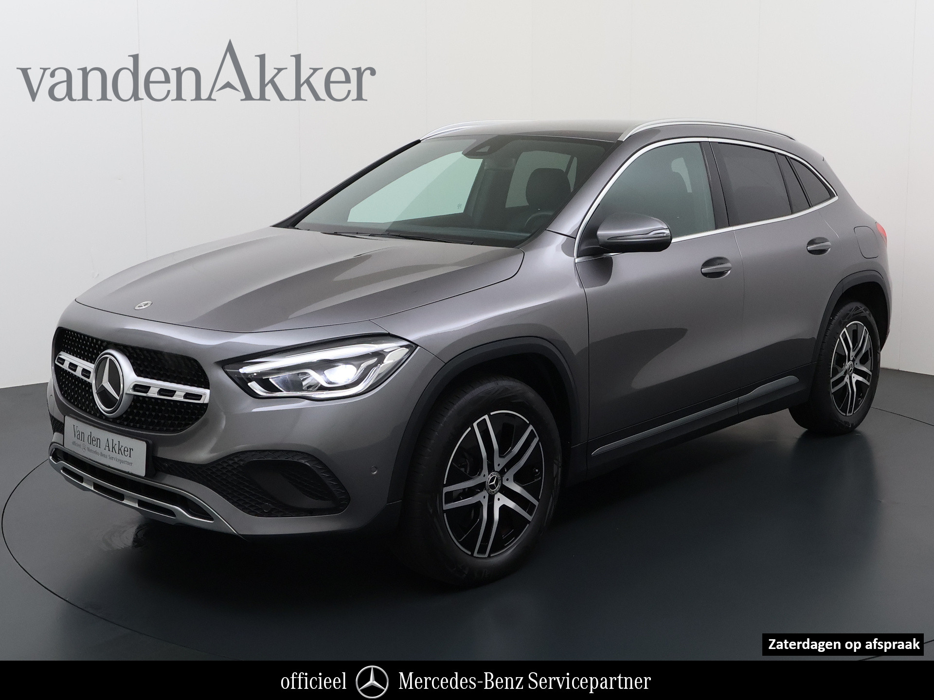 Mercedes-Benz Gla-klasse 250e Luxury // Trekhaak // Carplay // Camera // Sfeerverlichting // Widescreen Dashbord 2022 - voorkant