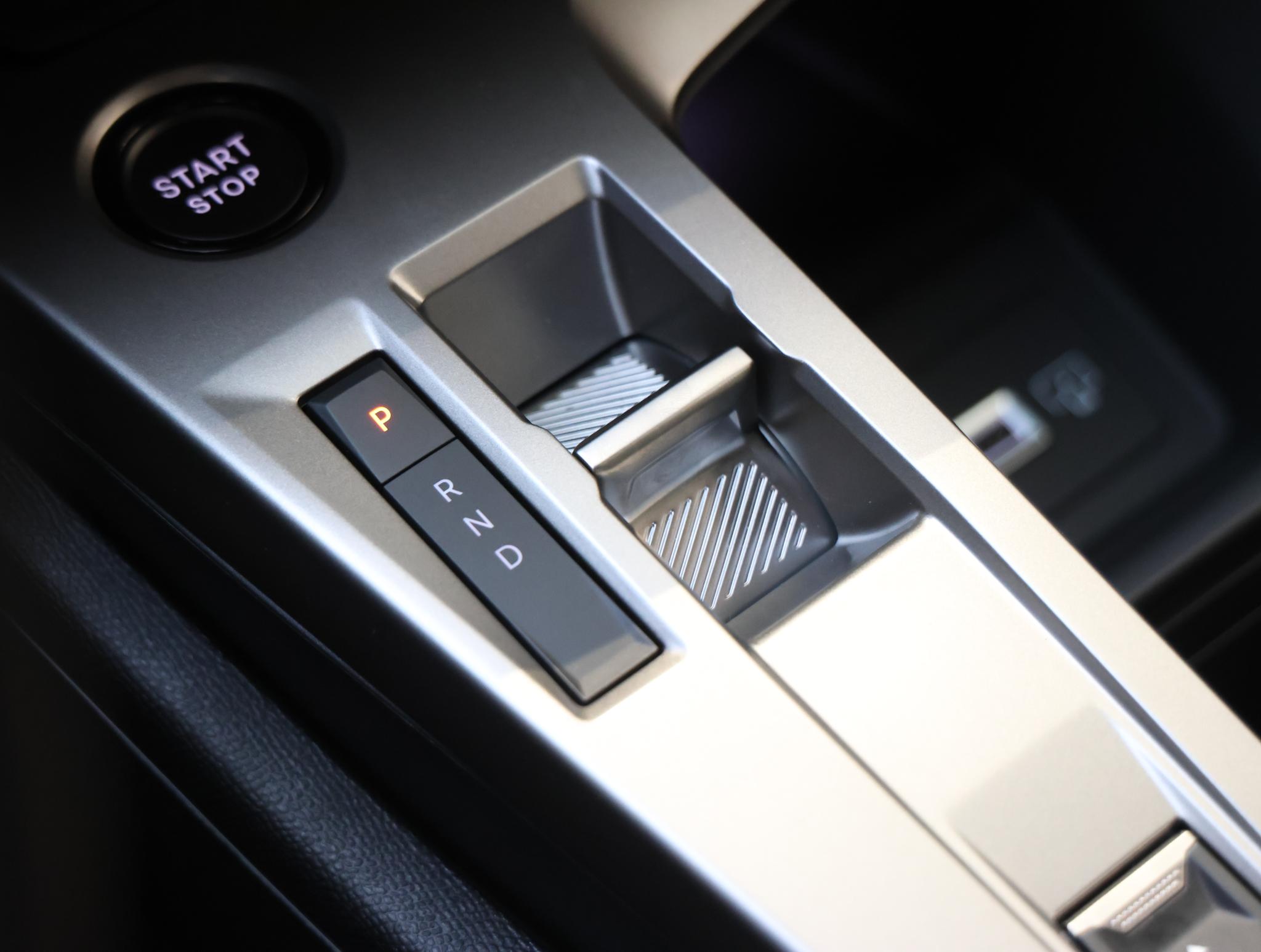 Foto van Peugeot E-408