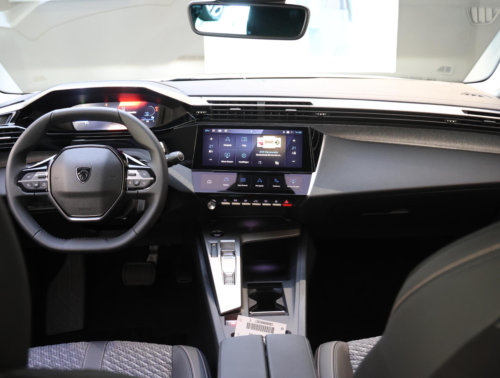 Foto van Peugeot E-408