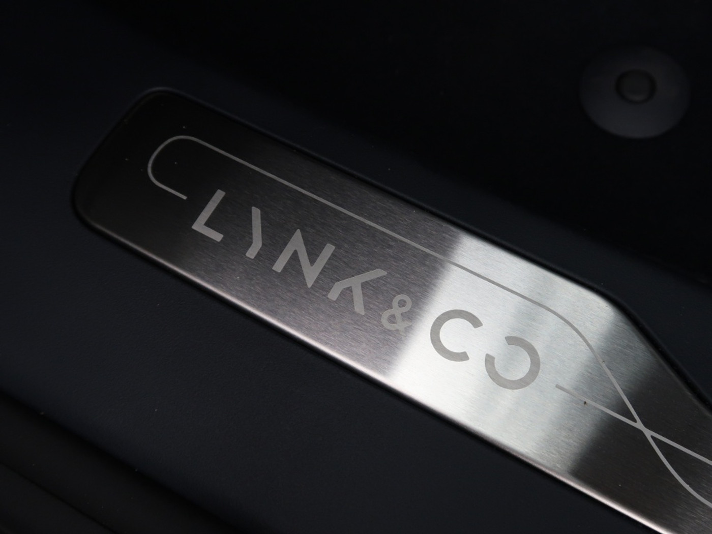 Foto van LYNK & Co 08