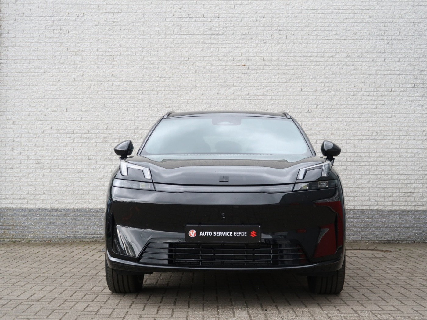 Foto van LYNK & Co 08