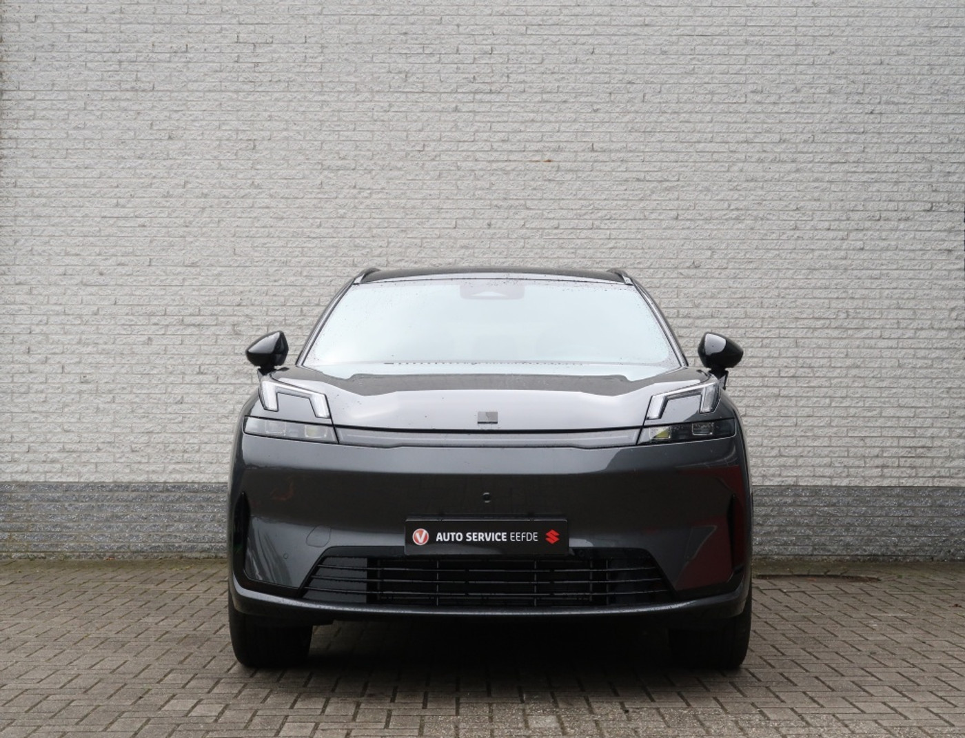 Foto van LYNK & Co 08