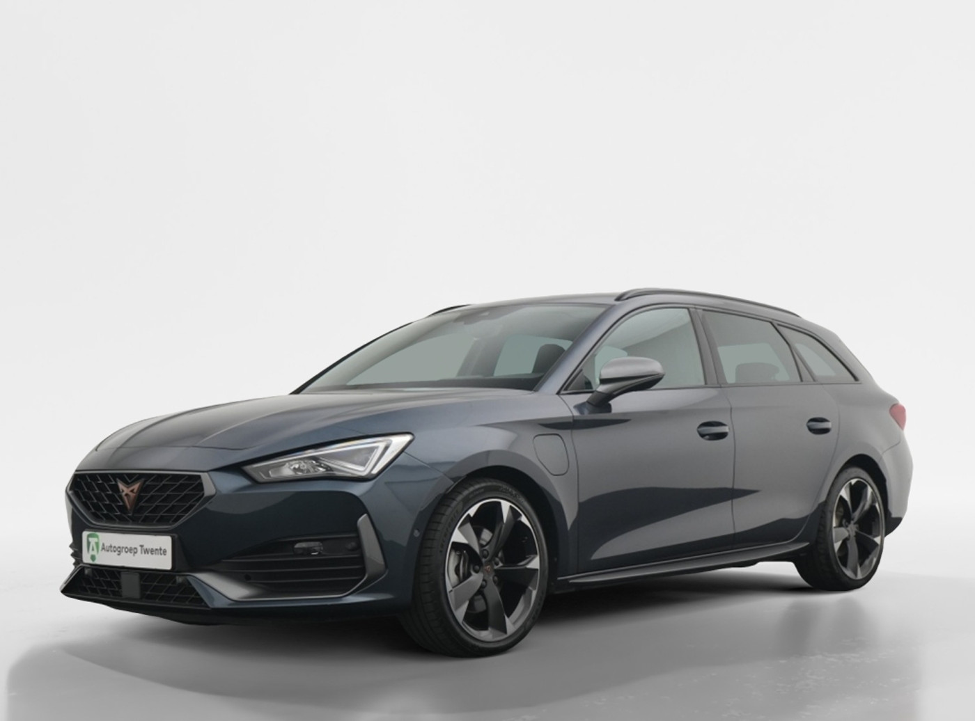 Cupra Leon Sportstourer 1.4 PHEV e-Hybrid Bns | Navigatie | Stuurverwarming | LED | Camera | 2024 - voorkant