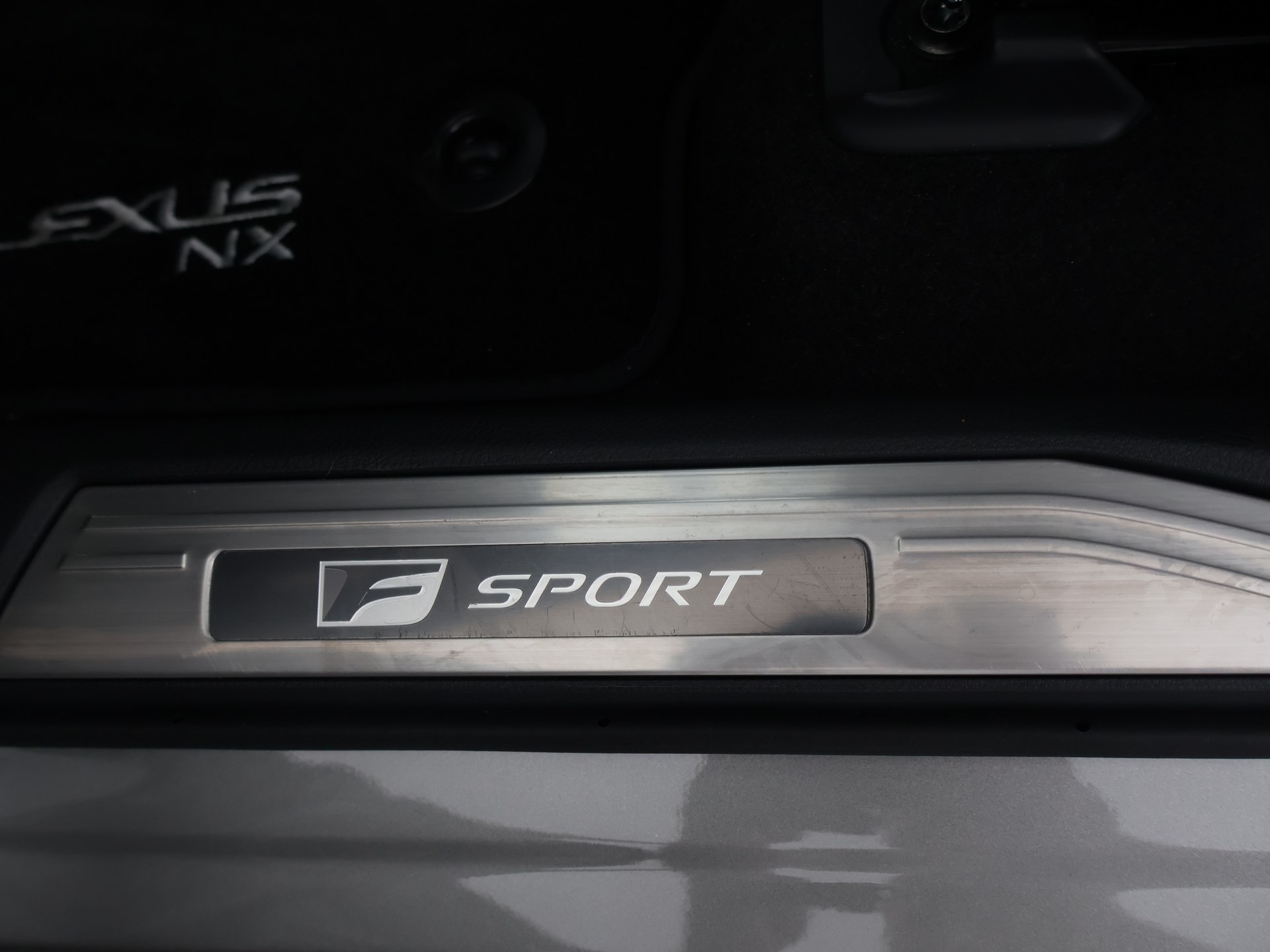 Foto van Lexus NX