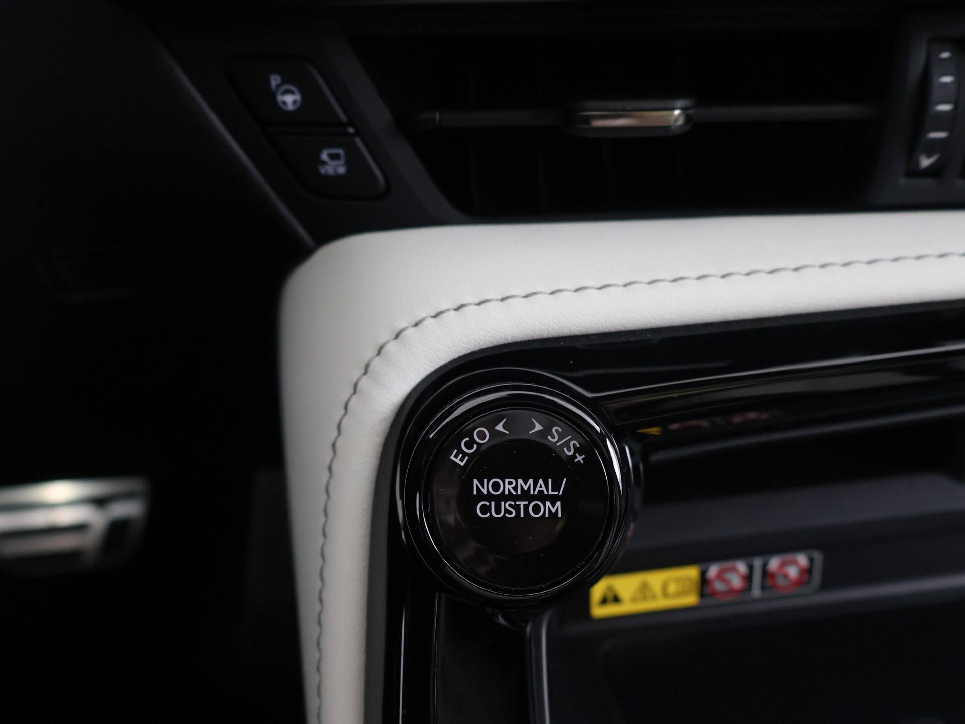 Foto van Lexus NX