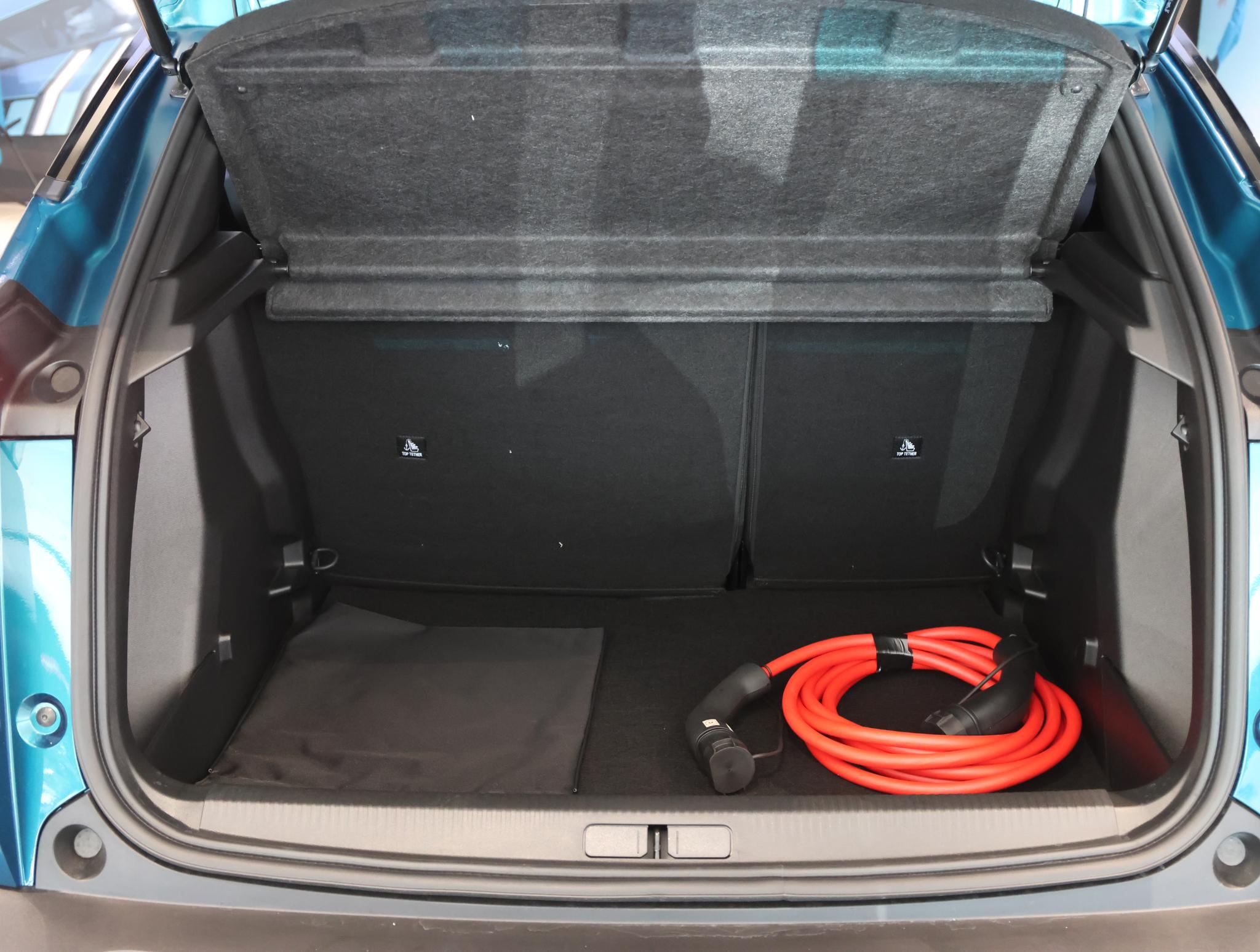 Foto van Peugeot E-2008