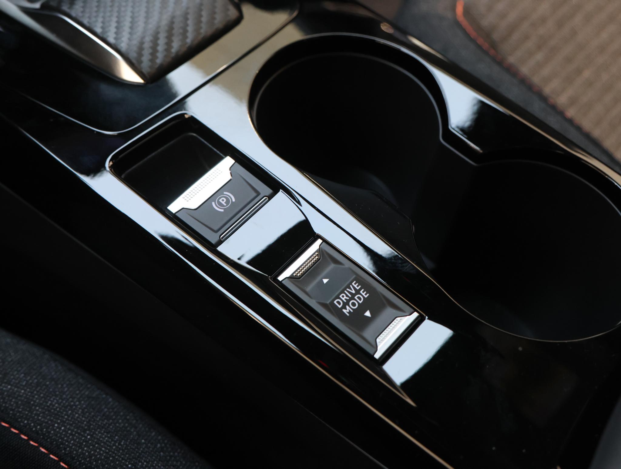 Foto van Peugeot E-2008
