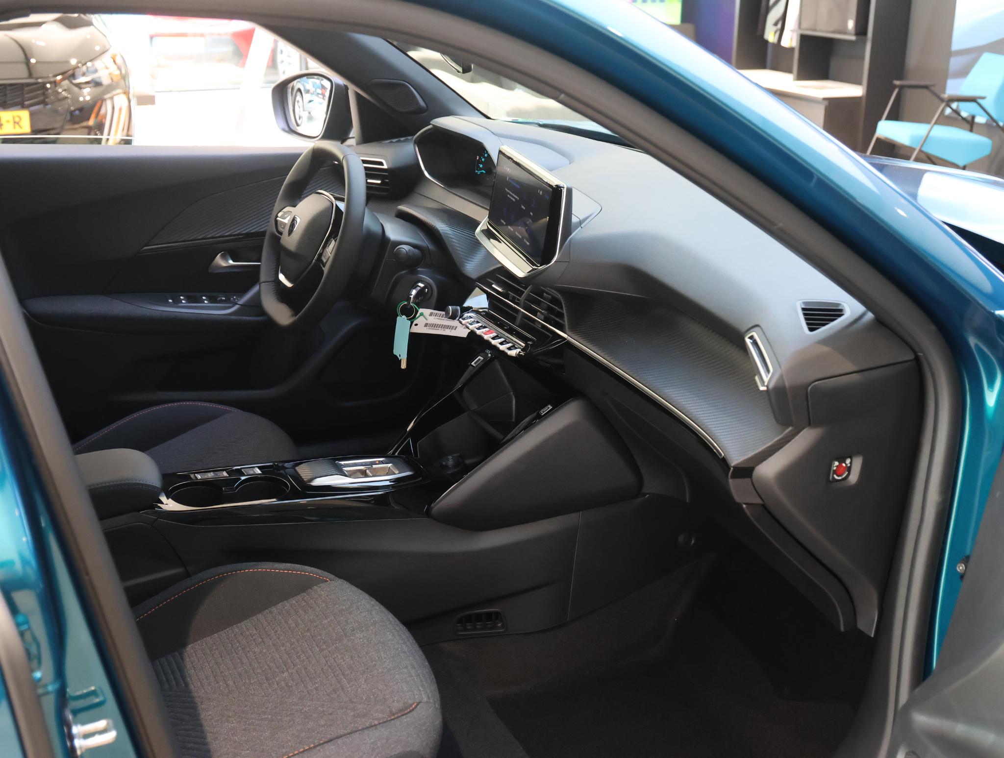 Foto van Peugeot E-2008