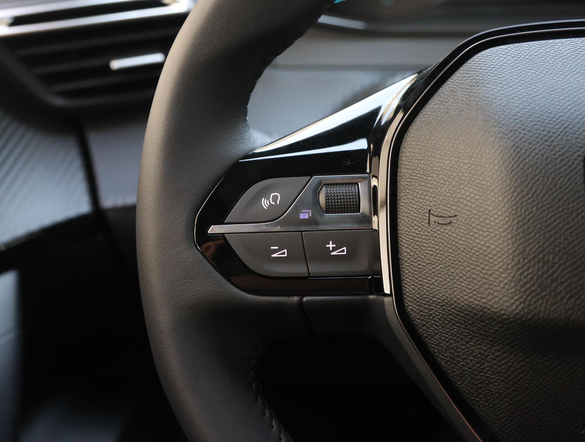 Foto van Peugeot E-2008
