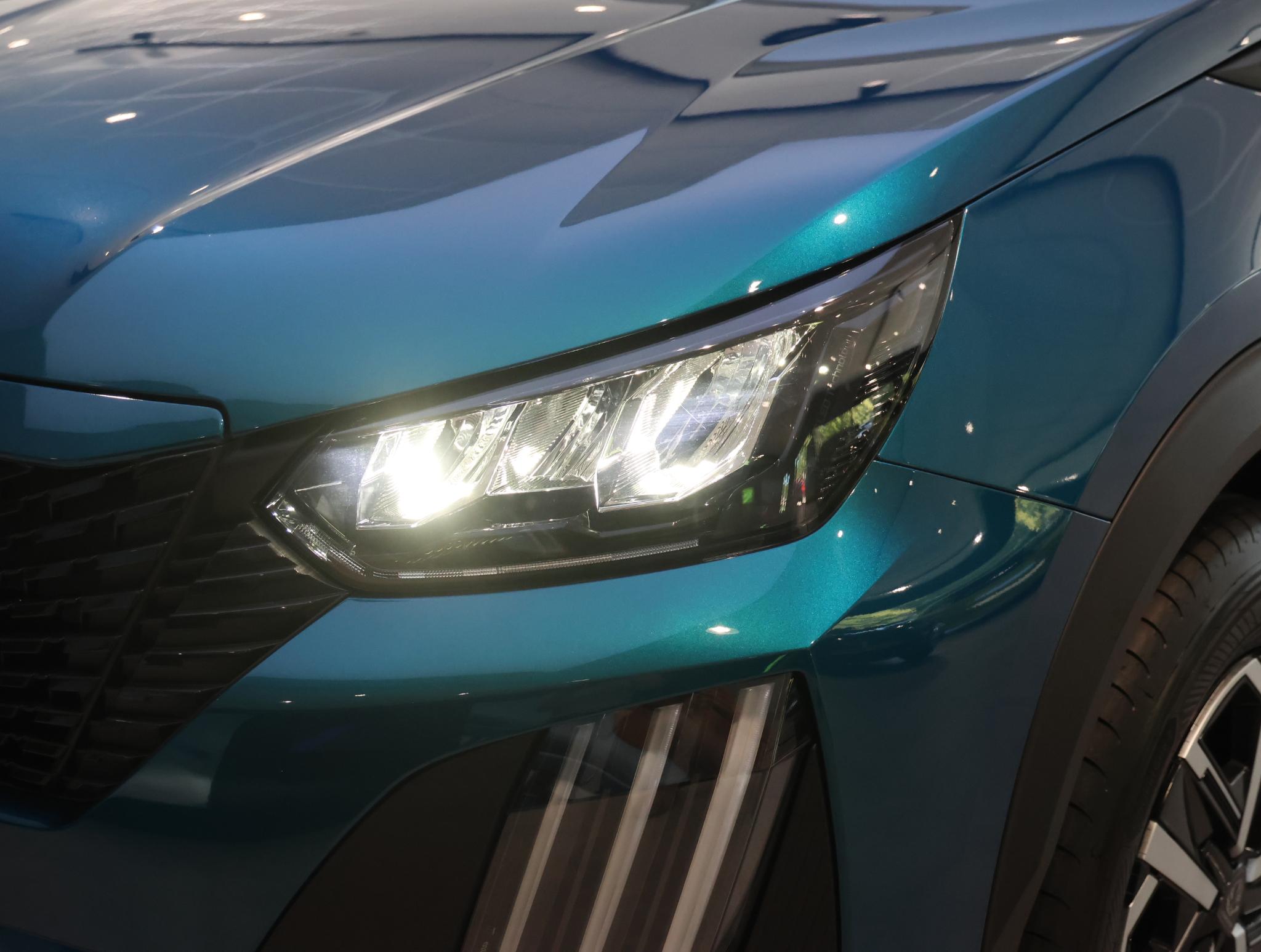 Foto van Peugeot E-2008