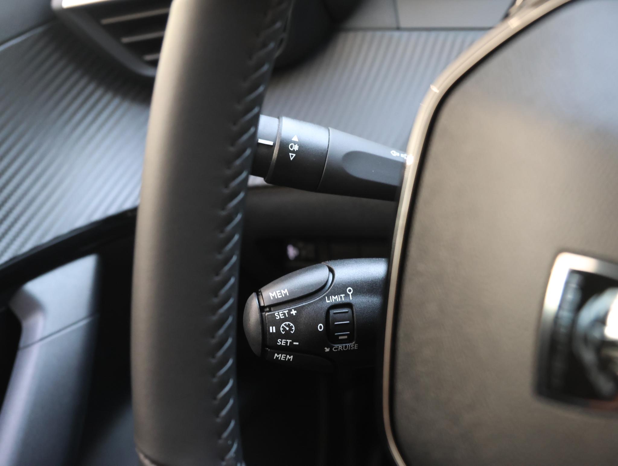 Foto van Peugeot E-2008